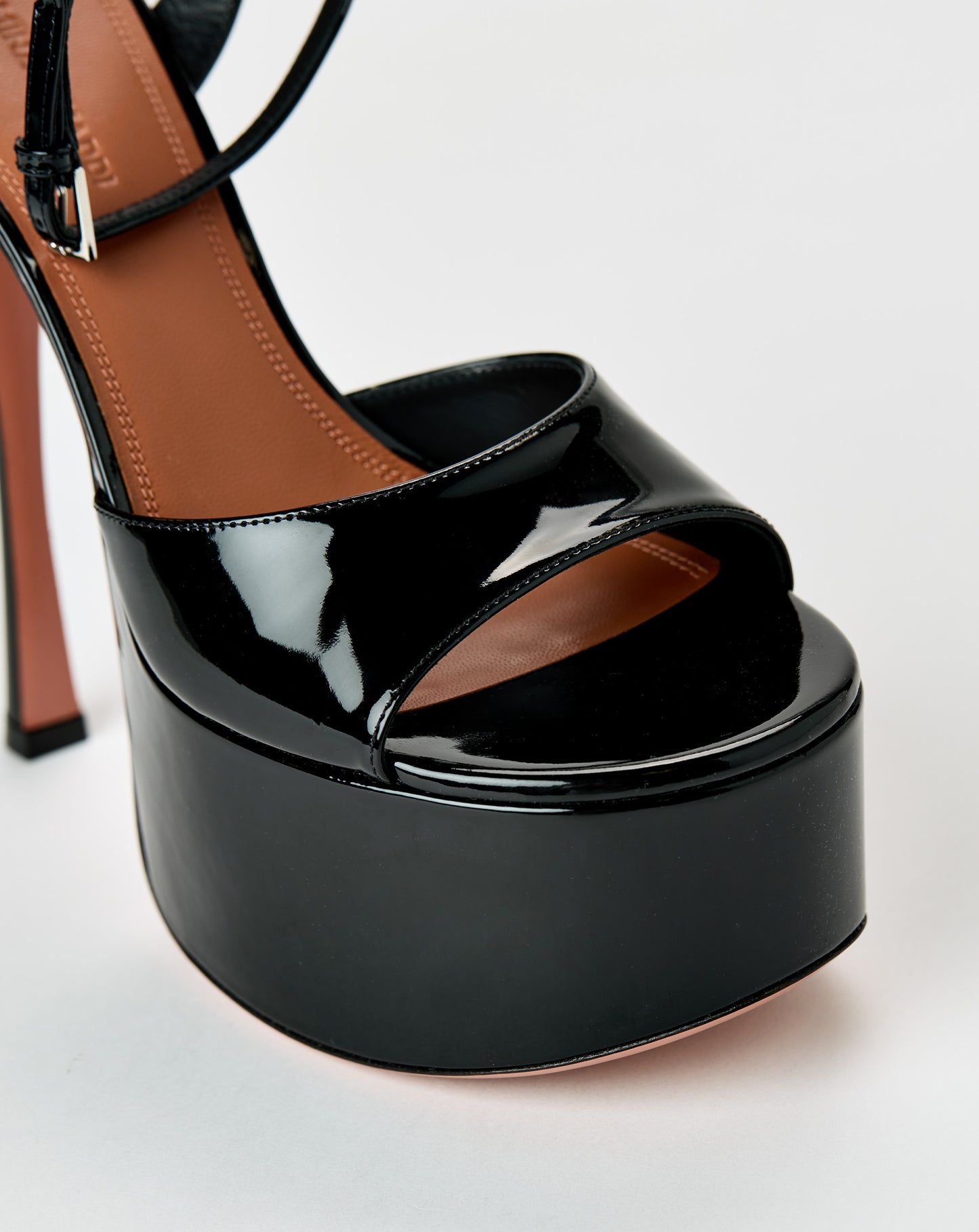 Aya Sandal