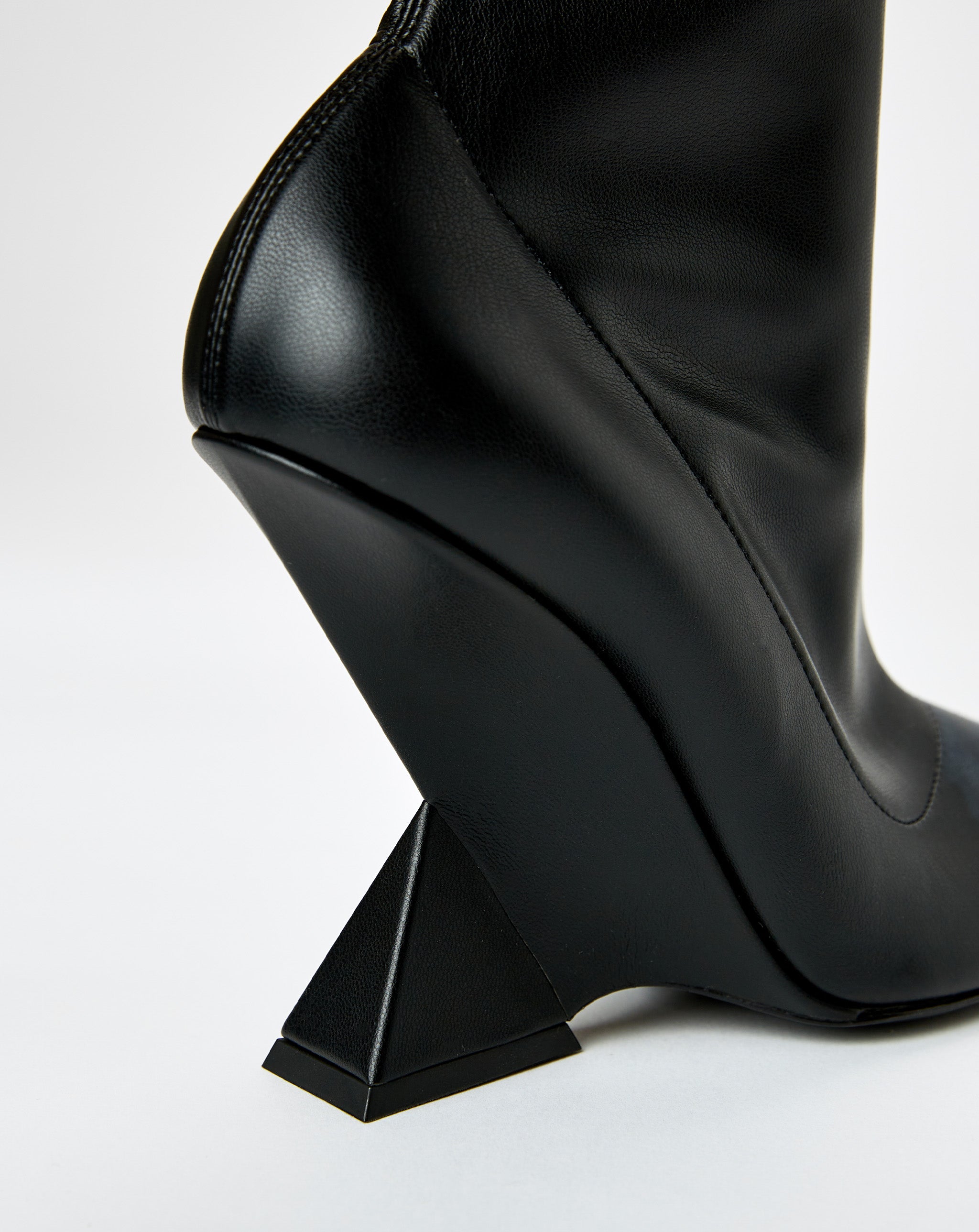 Cheope Stretch Thigh High Heel