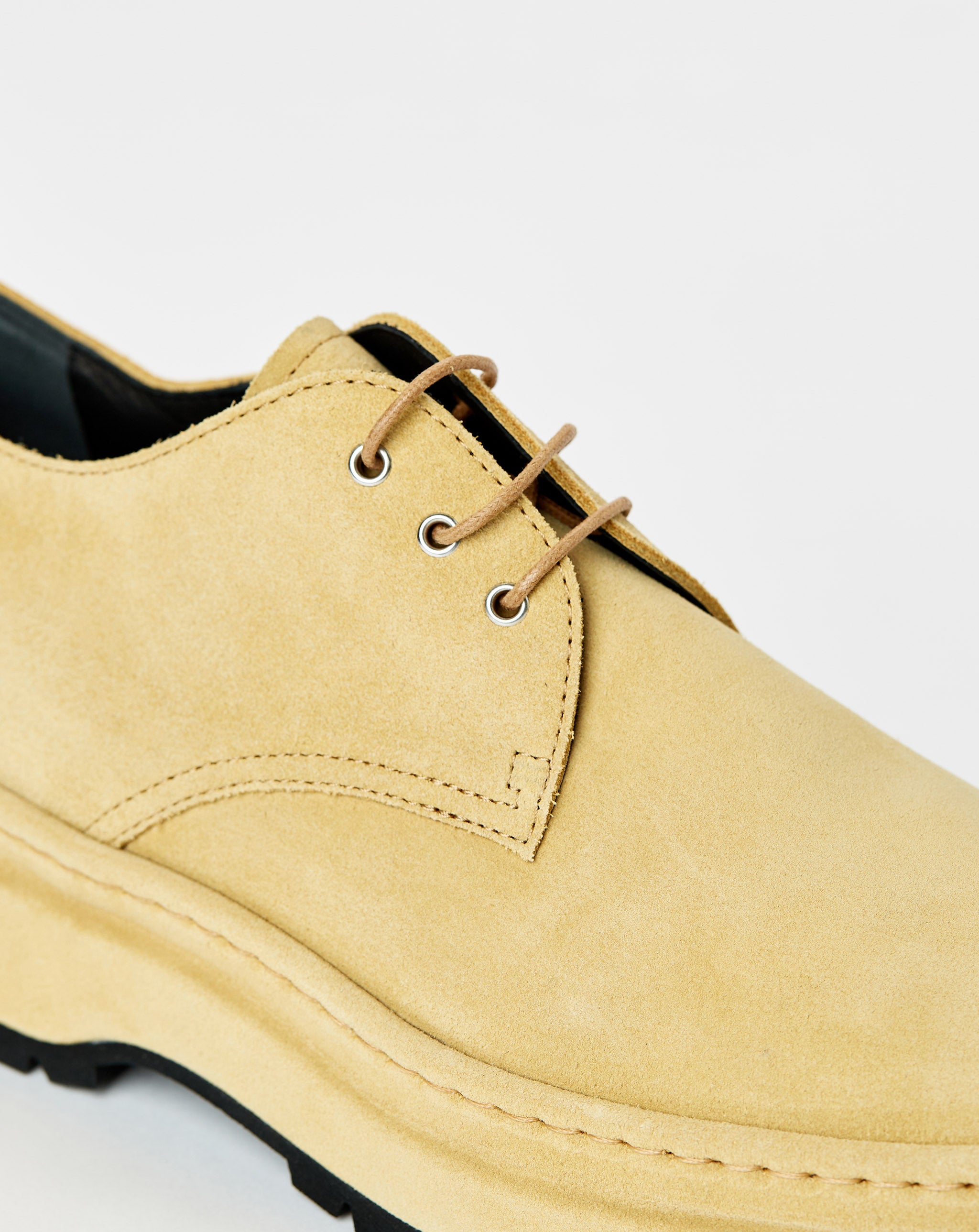 Pavane Lace-Up