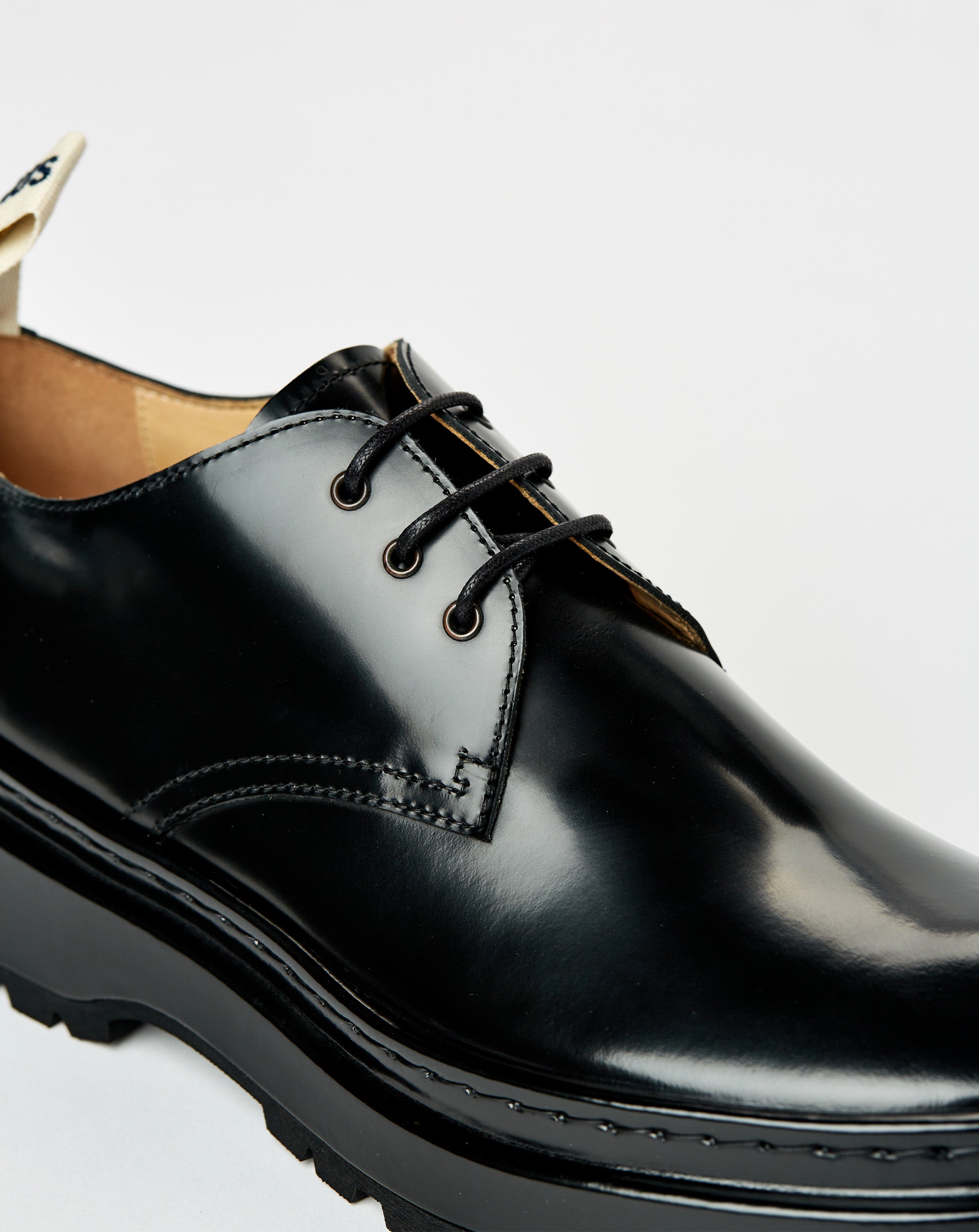 Pavane Lace-Up