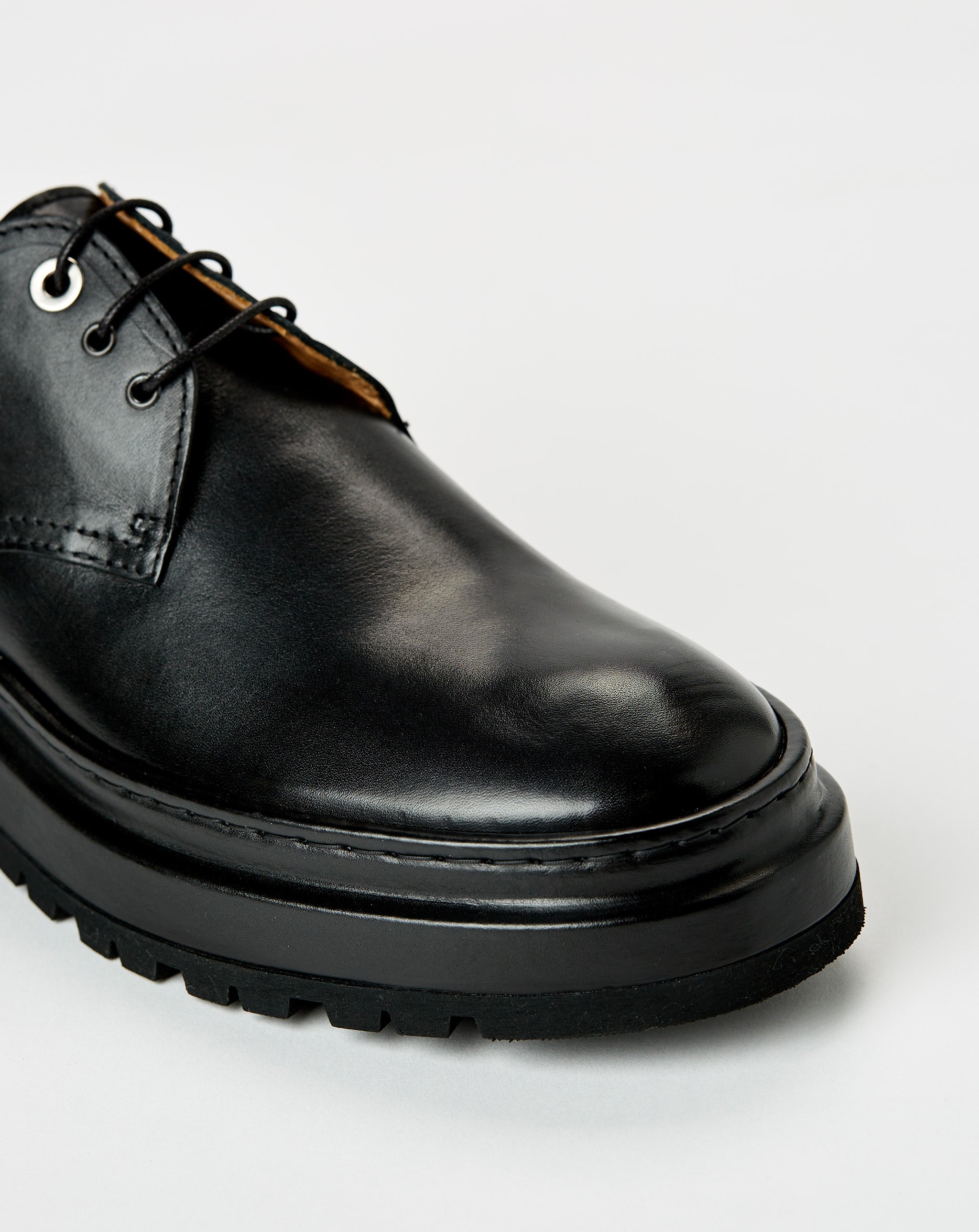 Pavane Lace Up