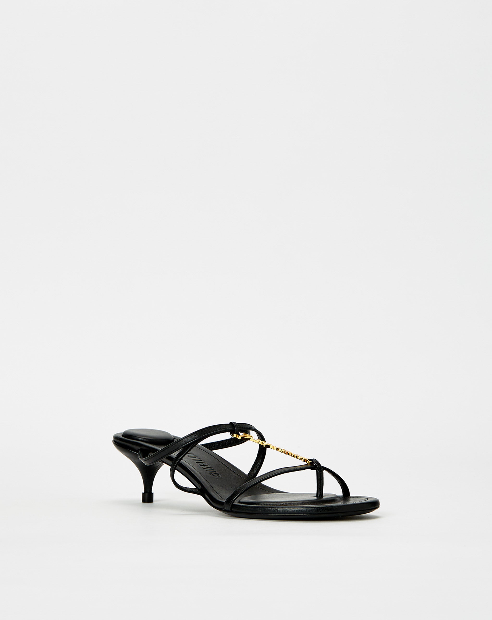 Pralu Sandal