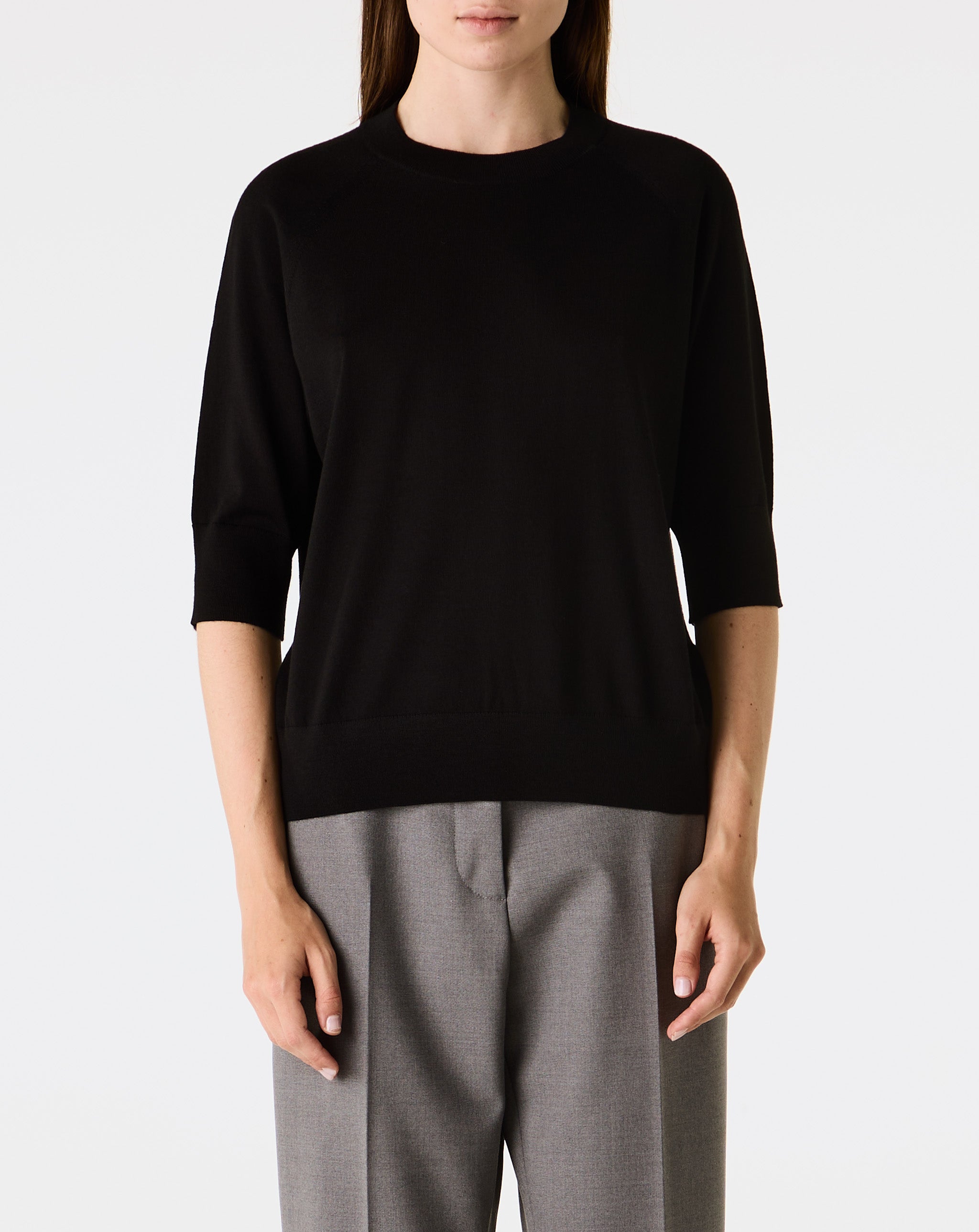 Tuan Sweater