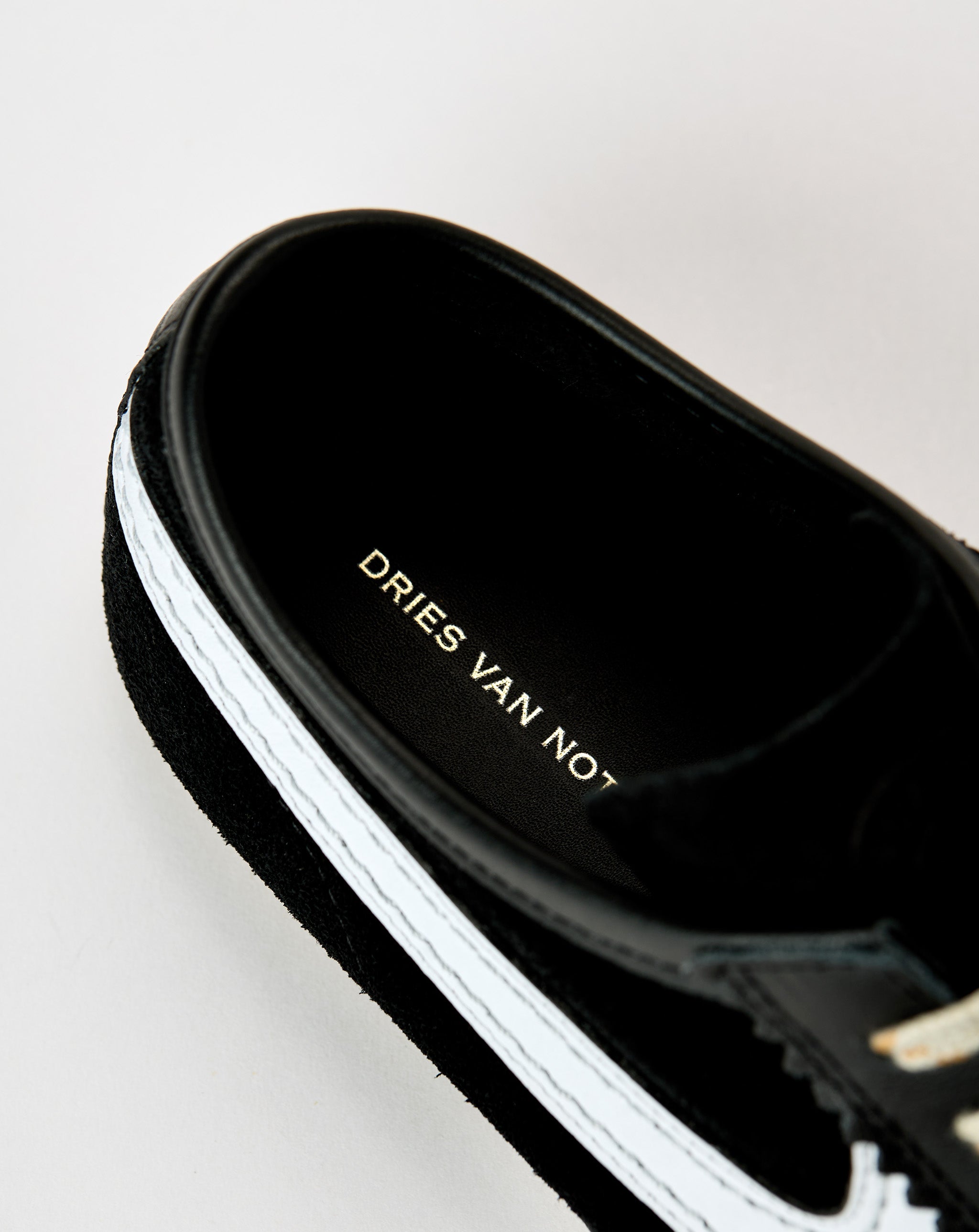 Low Sneakers
