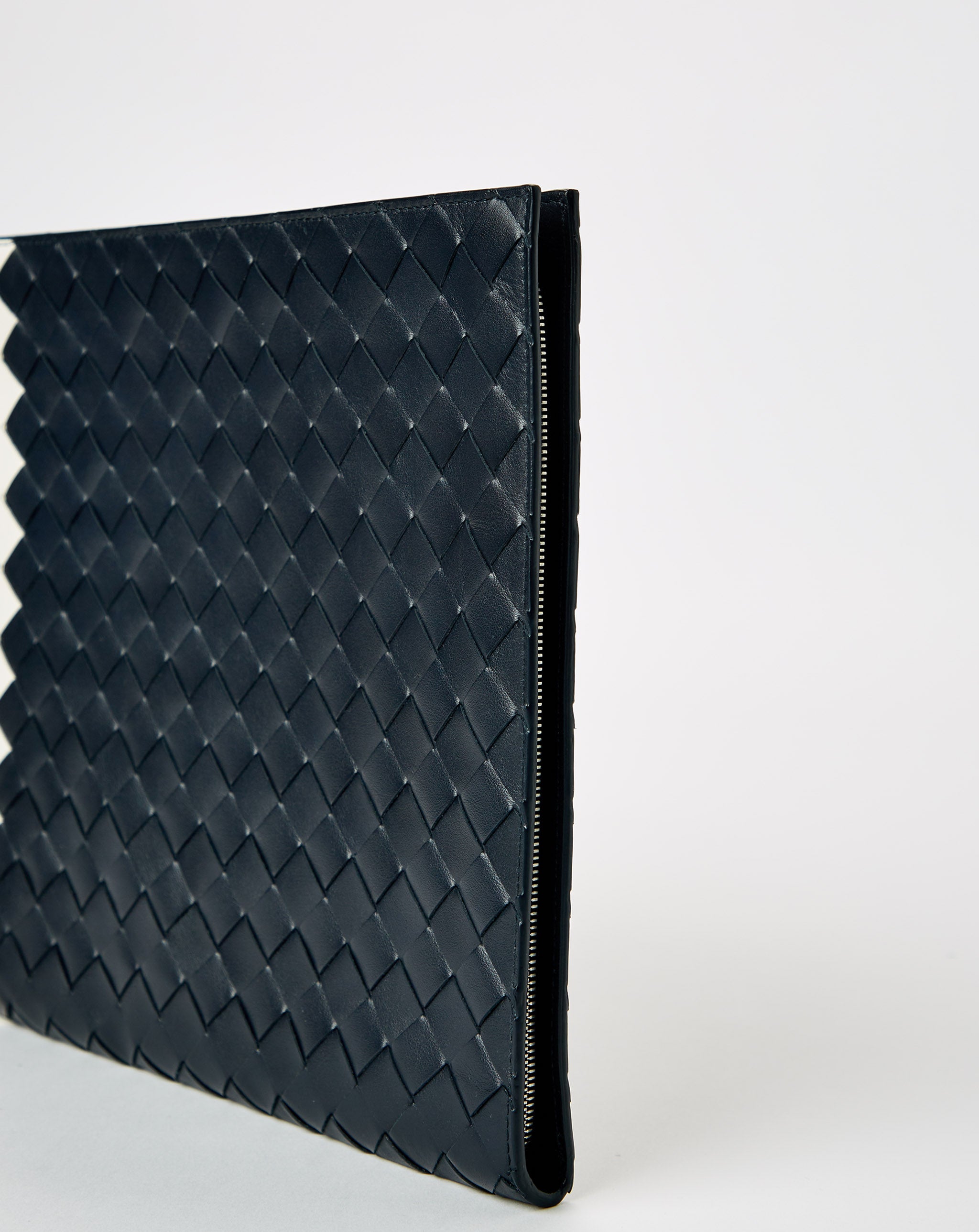 Bi-Color Pouch