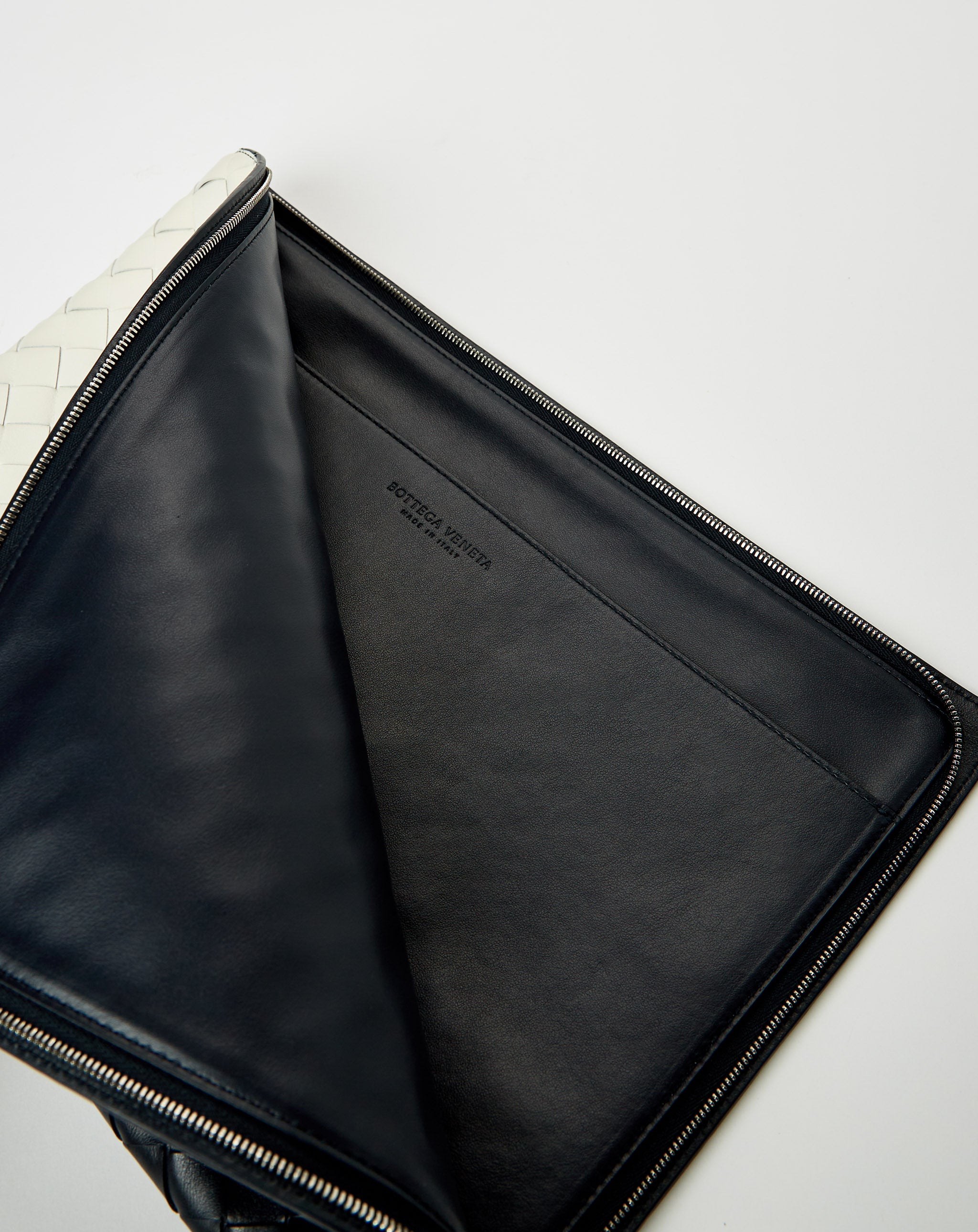 Bi-Color Pouch