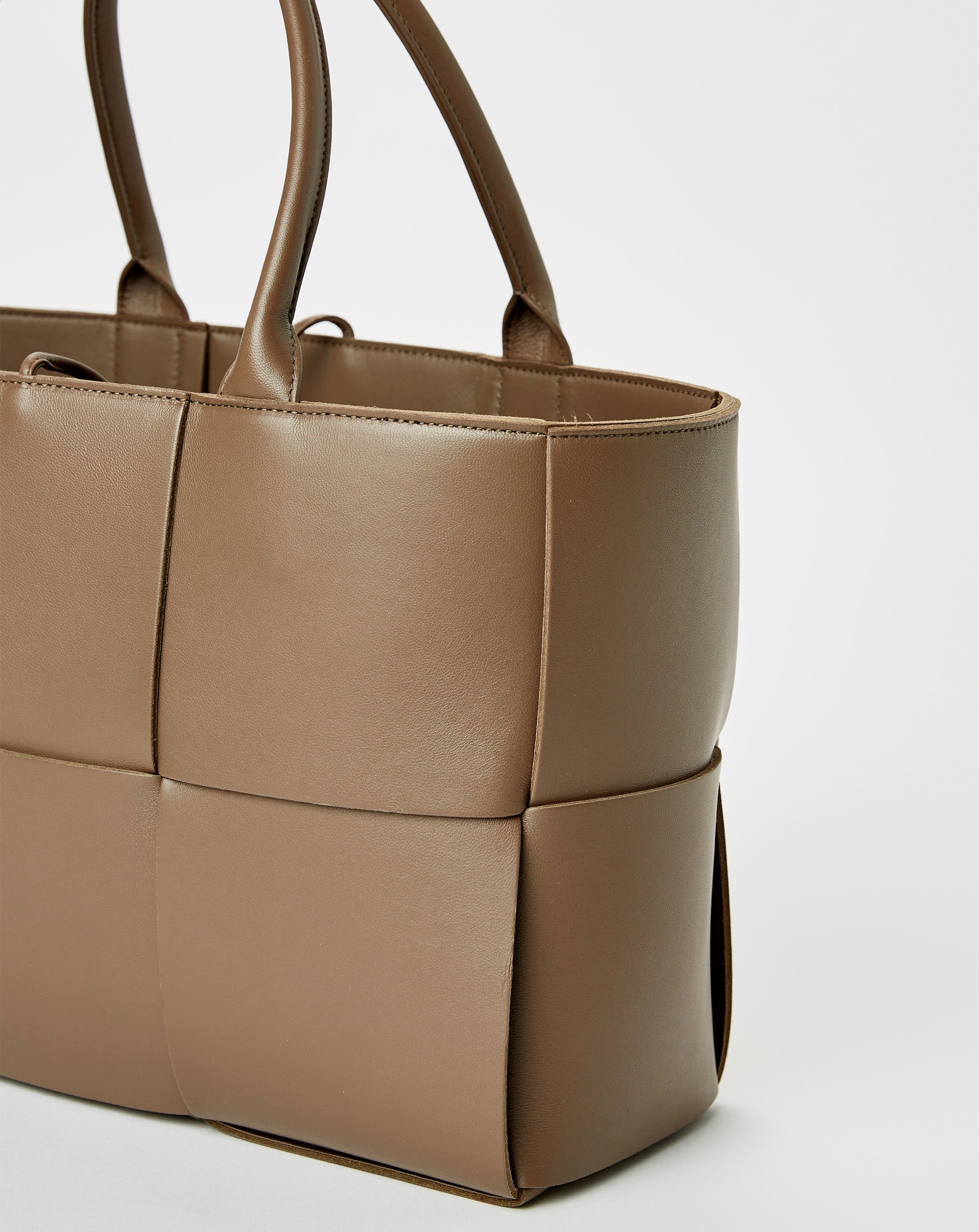 Arco Tote