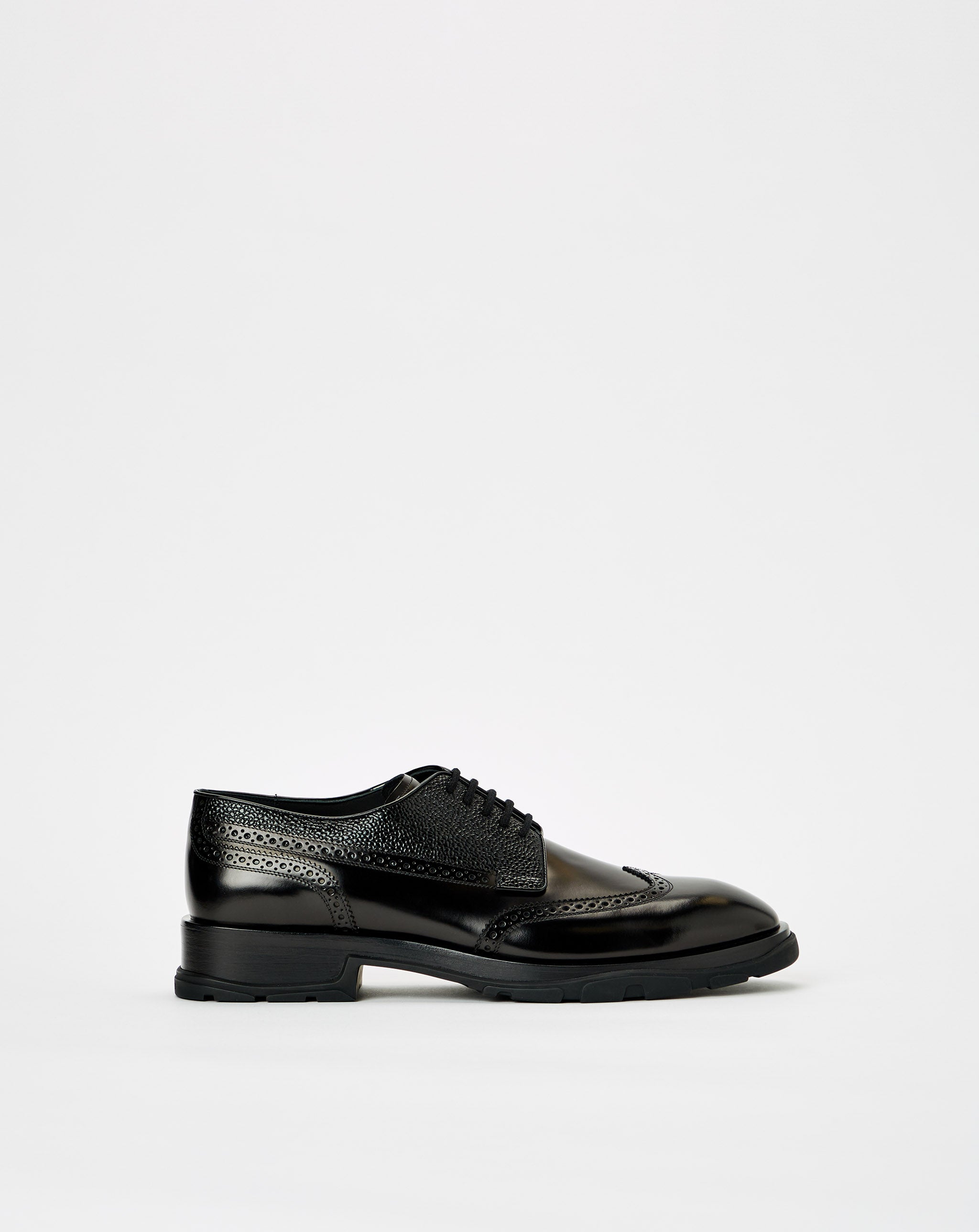 Wing Tip Lace Up