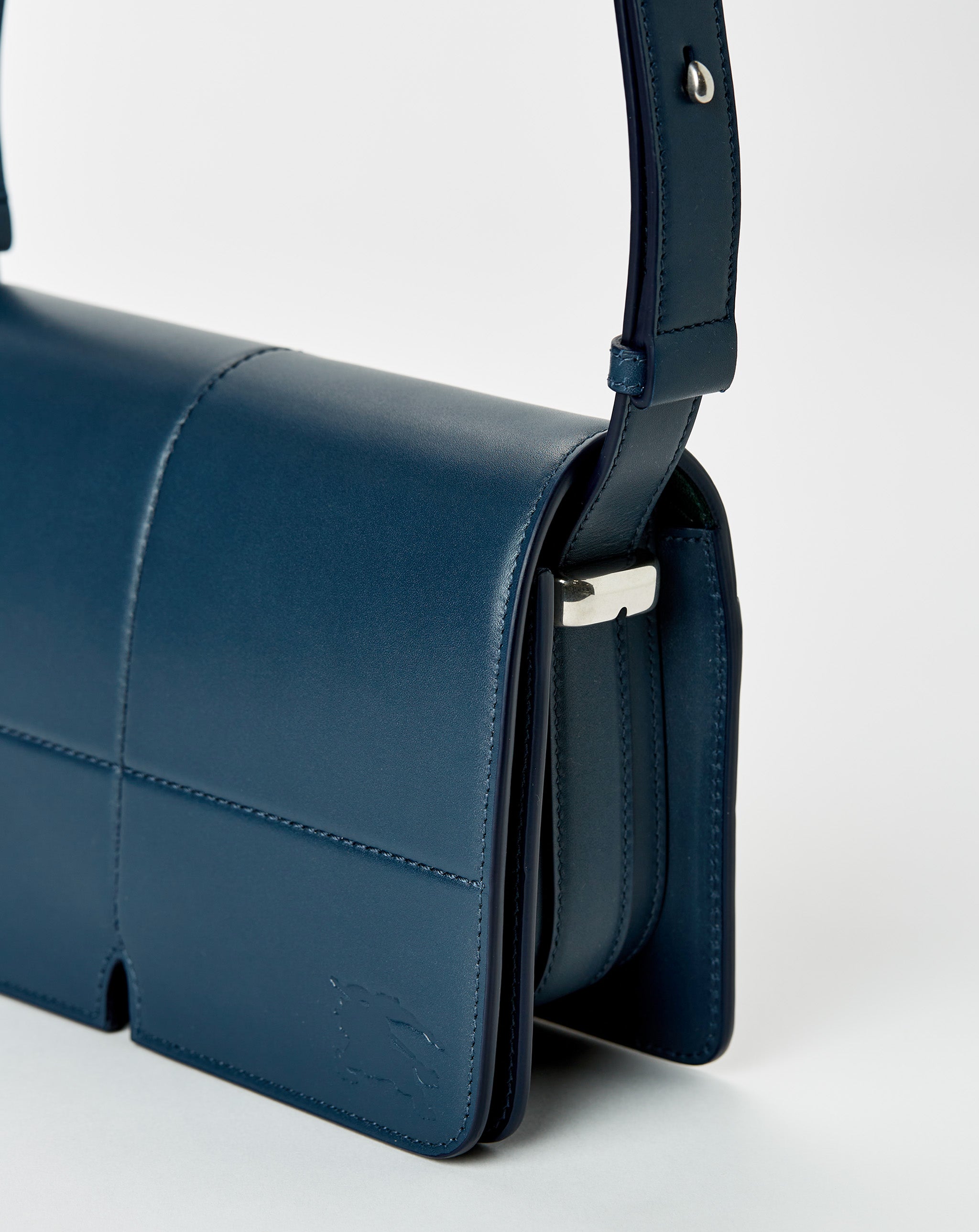 Snip Shoulder Bag