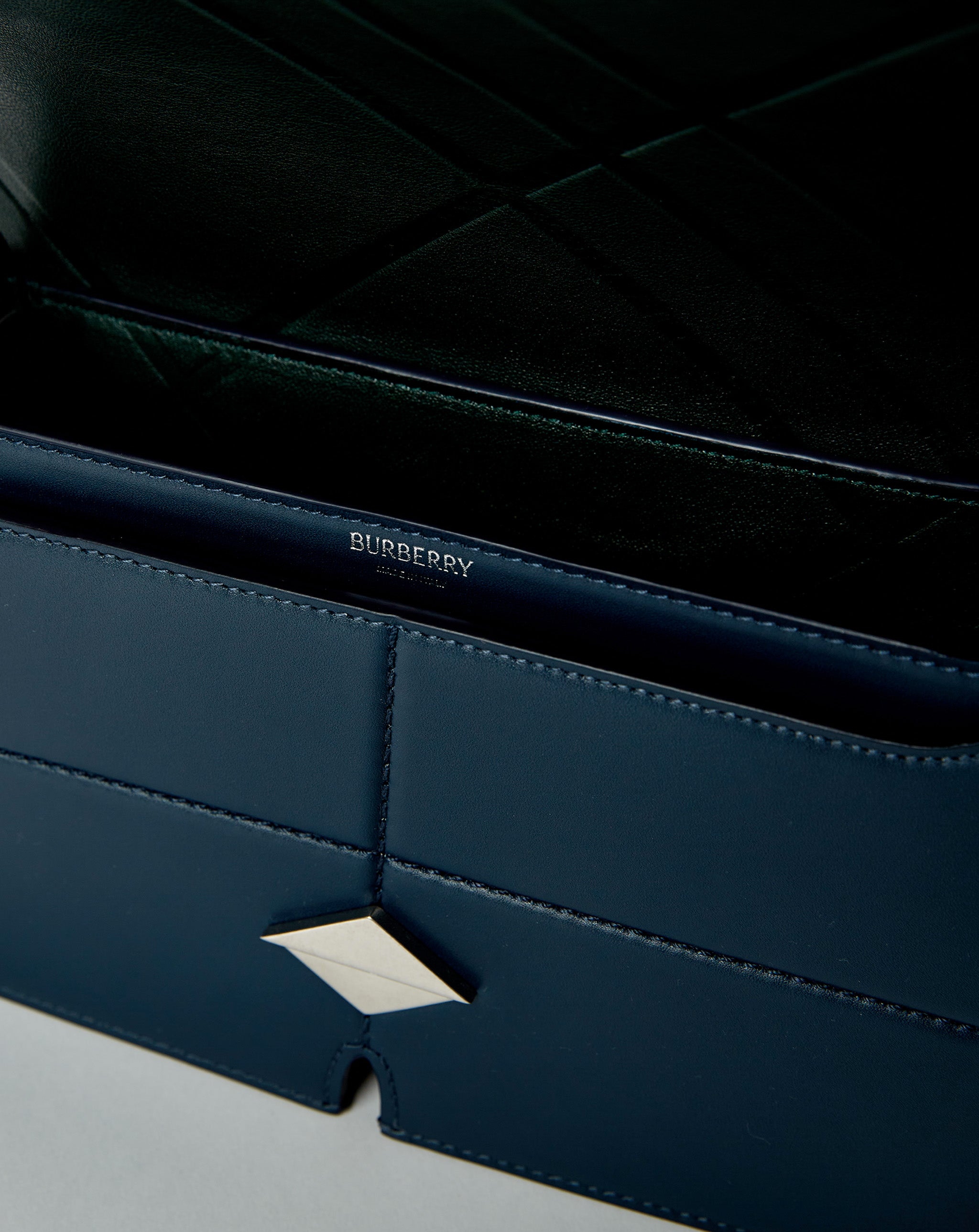 Snip Shoulder Bag