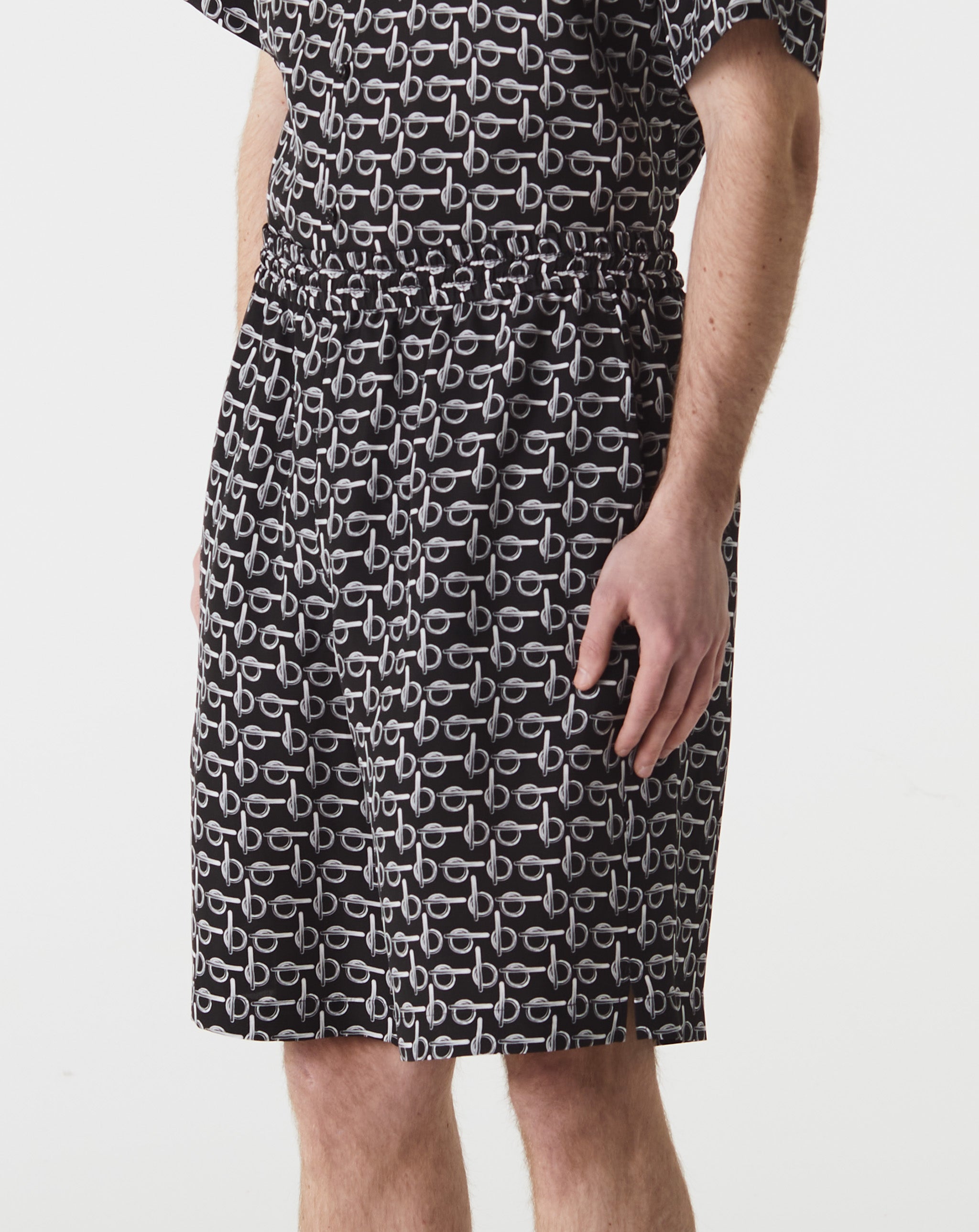 "B"link Print Short