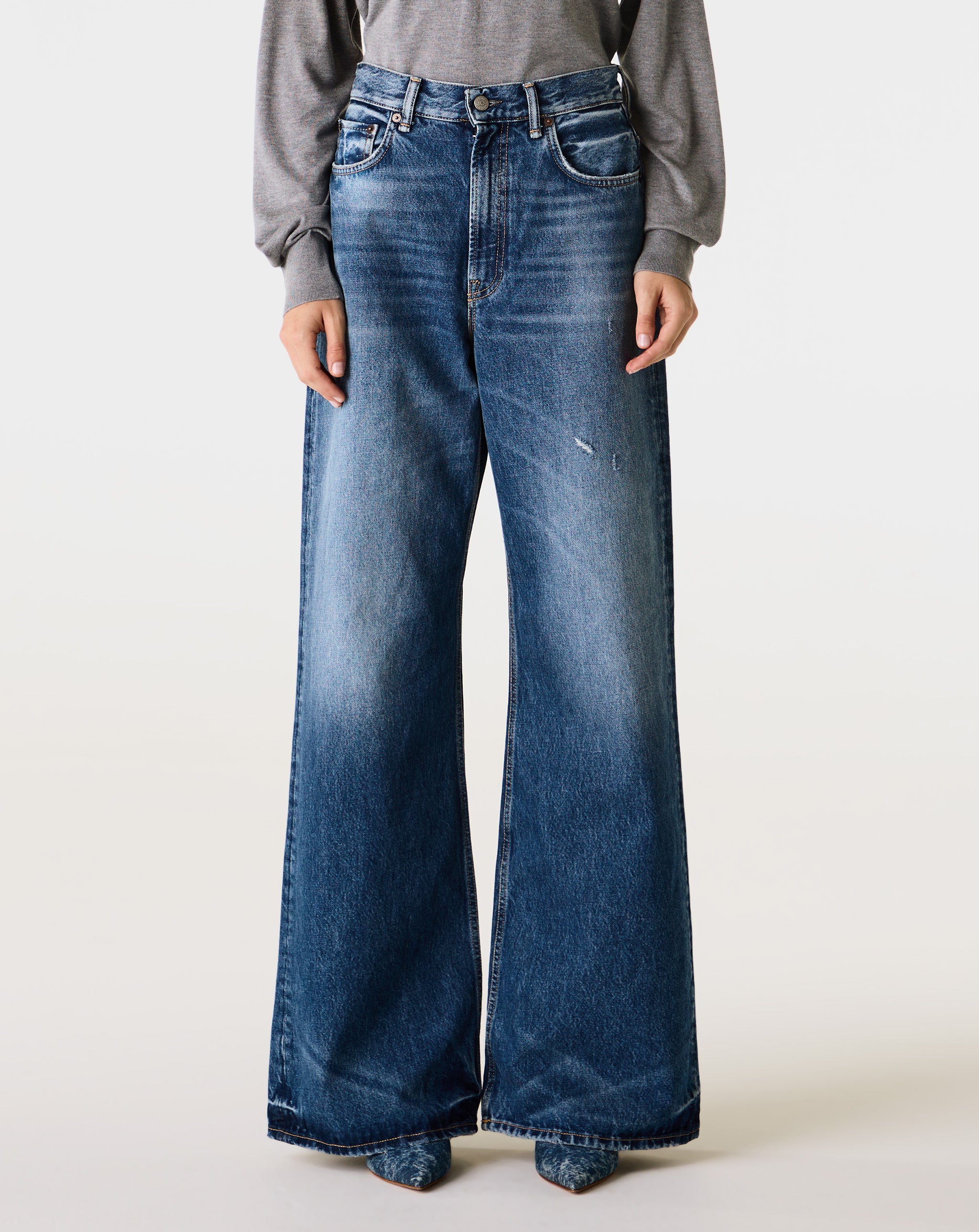 2022 Vintage Bluejean – two : minds