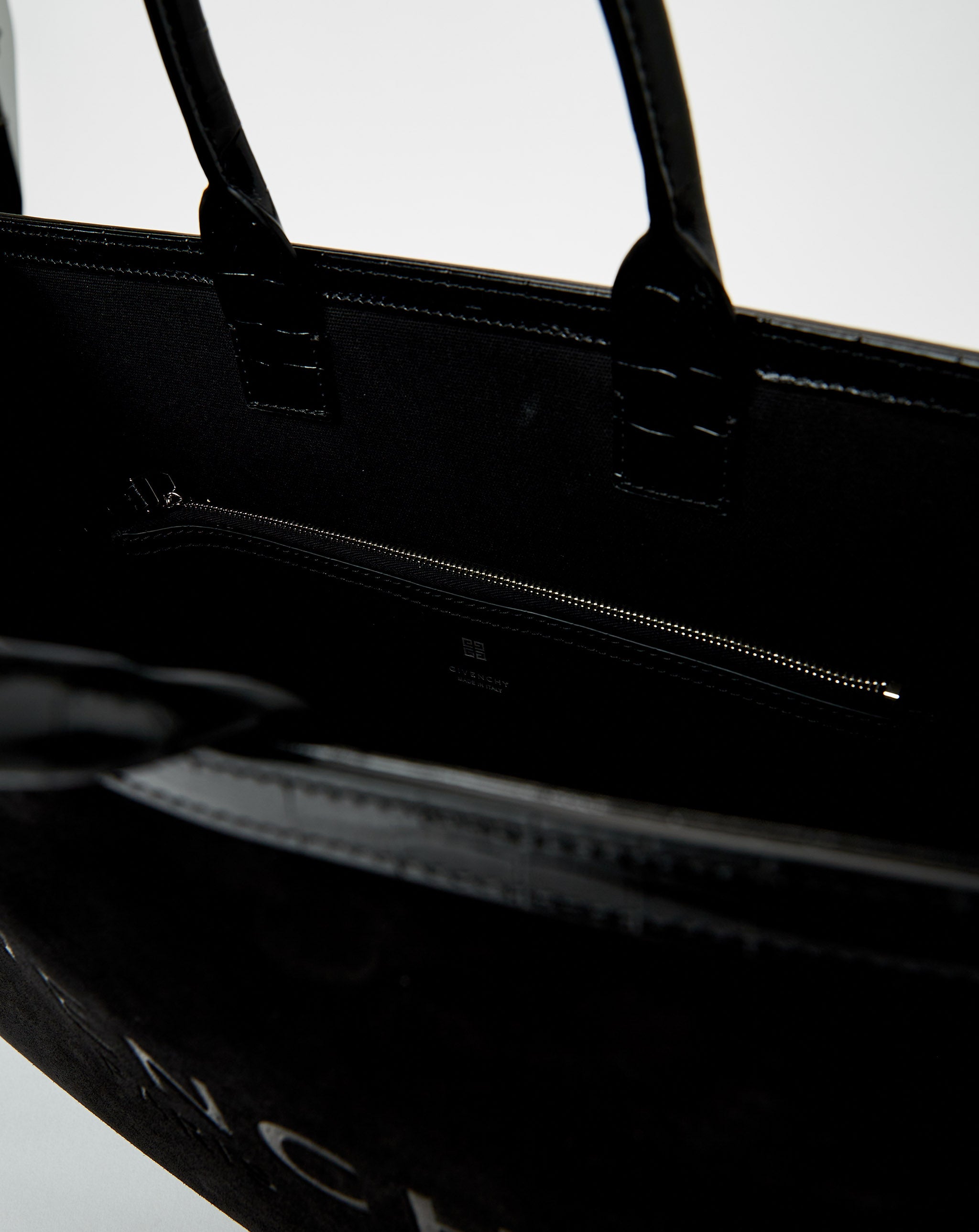 G-Tote Medium W/ Torn Handles
