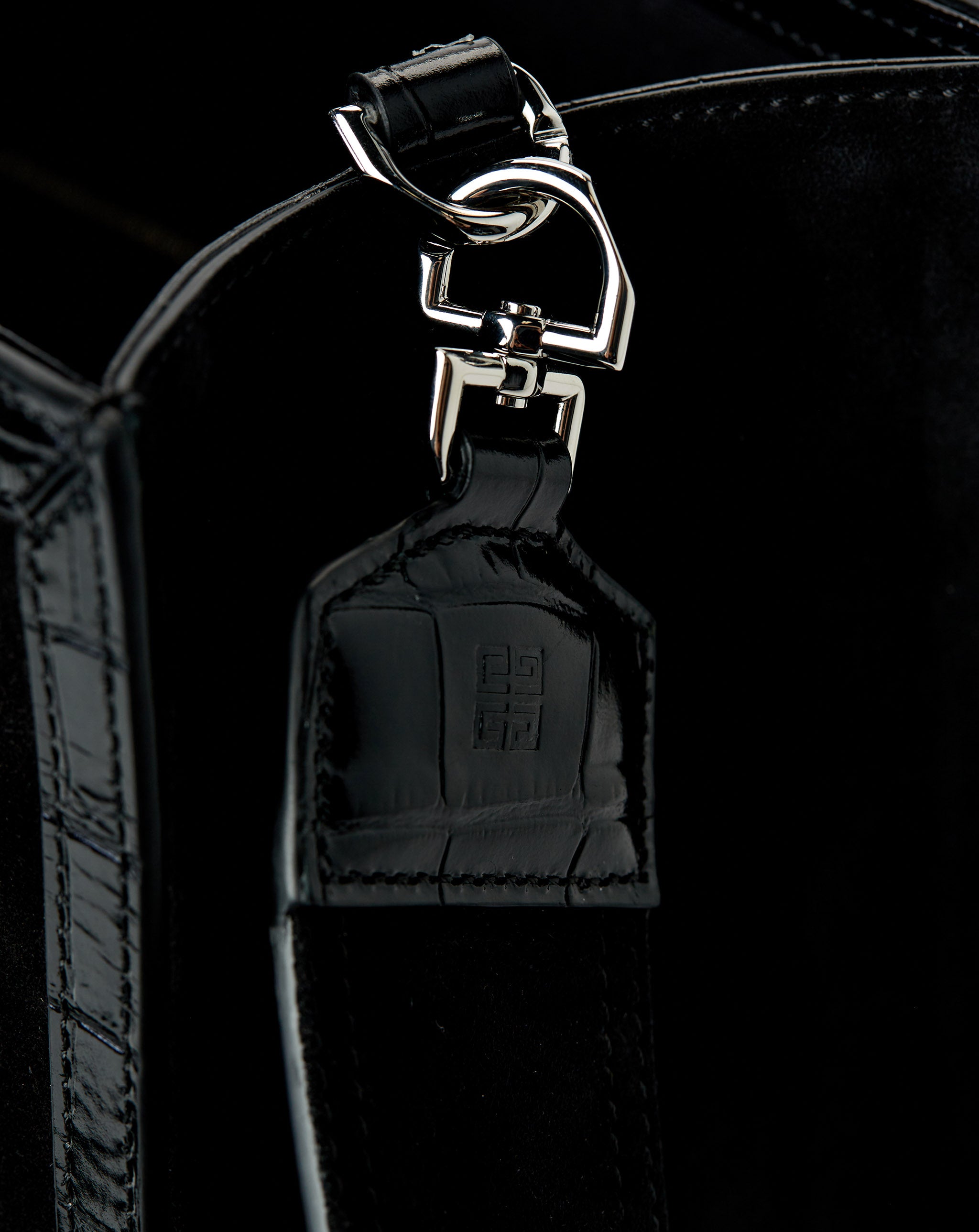 G-Tote Medium W/ Torn Handles