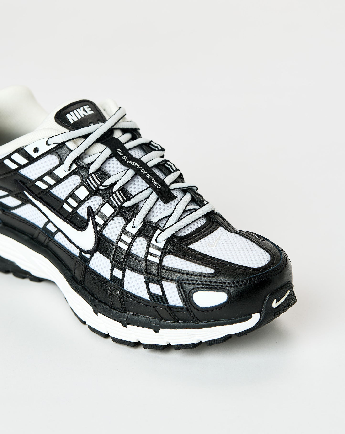 P-6000 WMNS "Black/Summit White"
