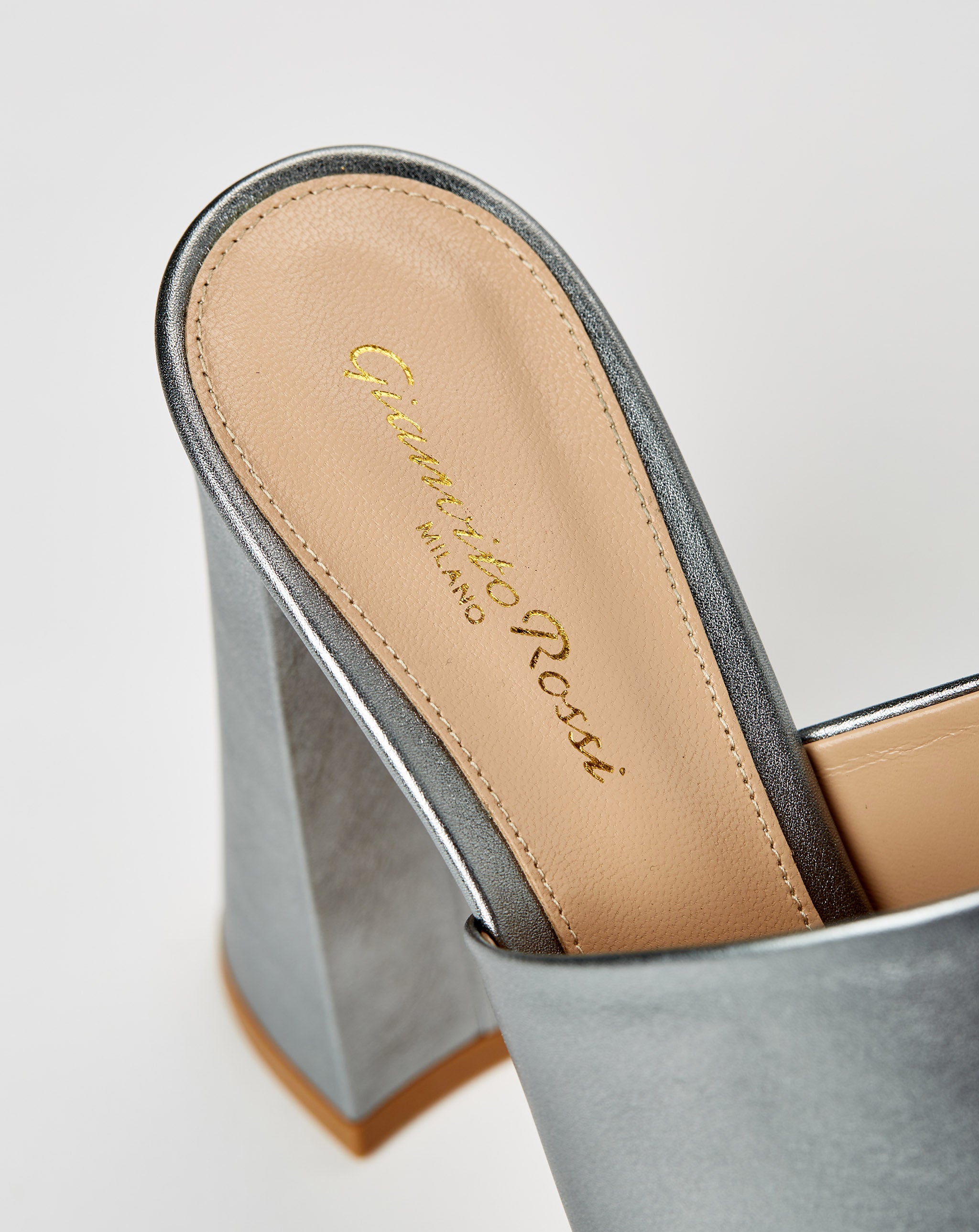 Holly Mule