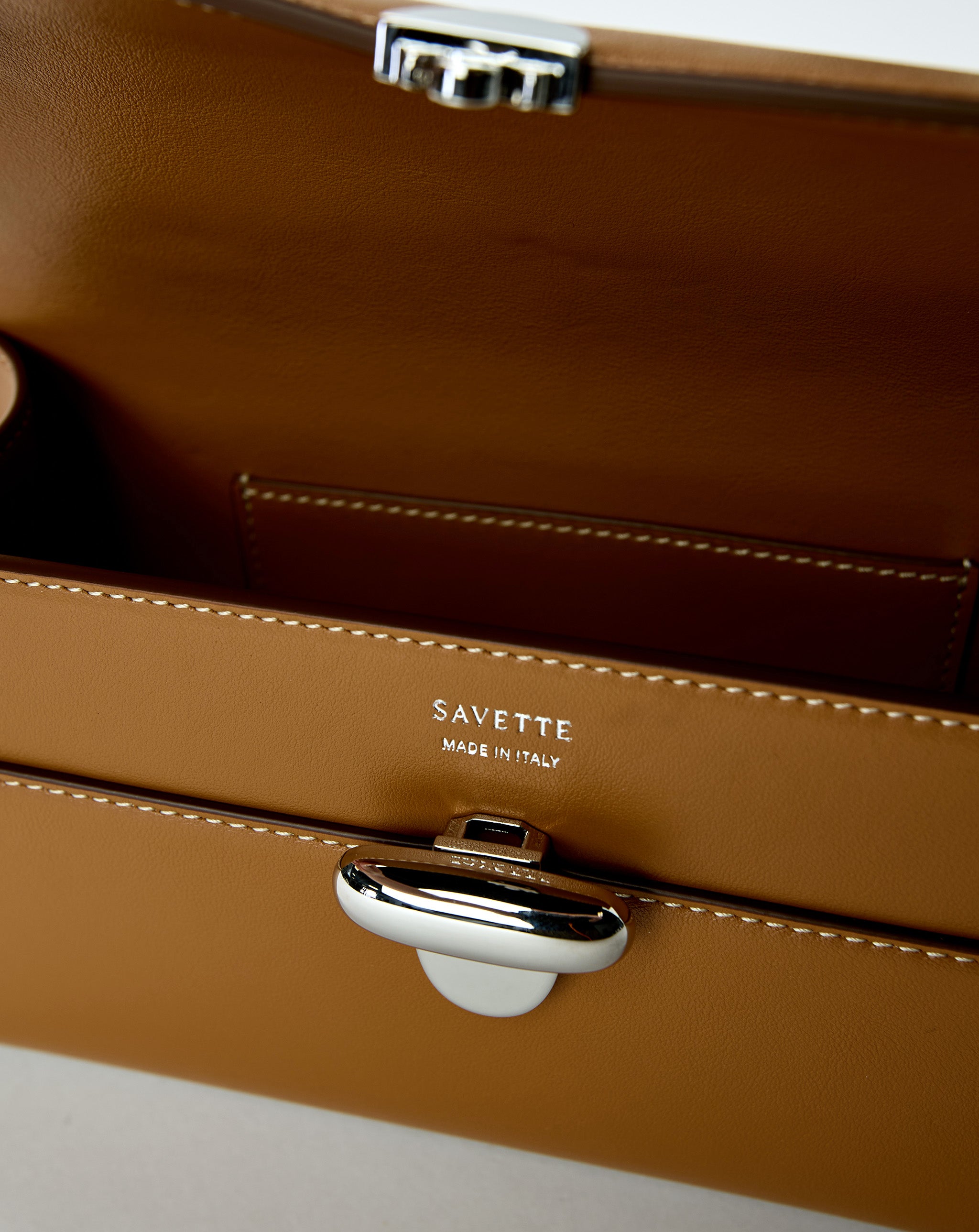 Symmetry Pochette Smooth Calf
