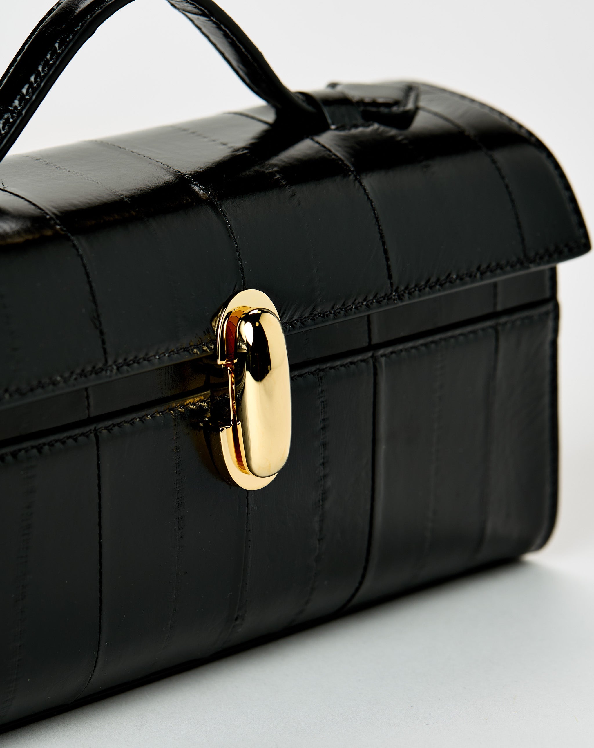 Symmetry Pochette In Genuine Eel