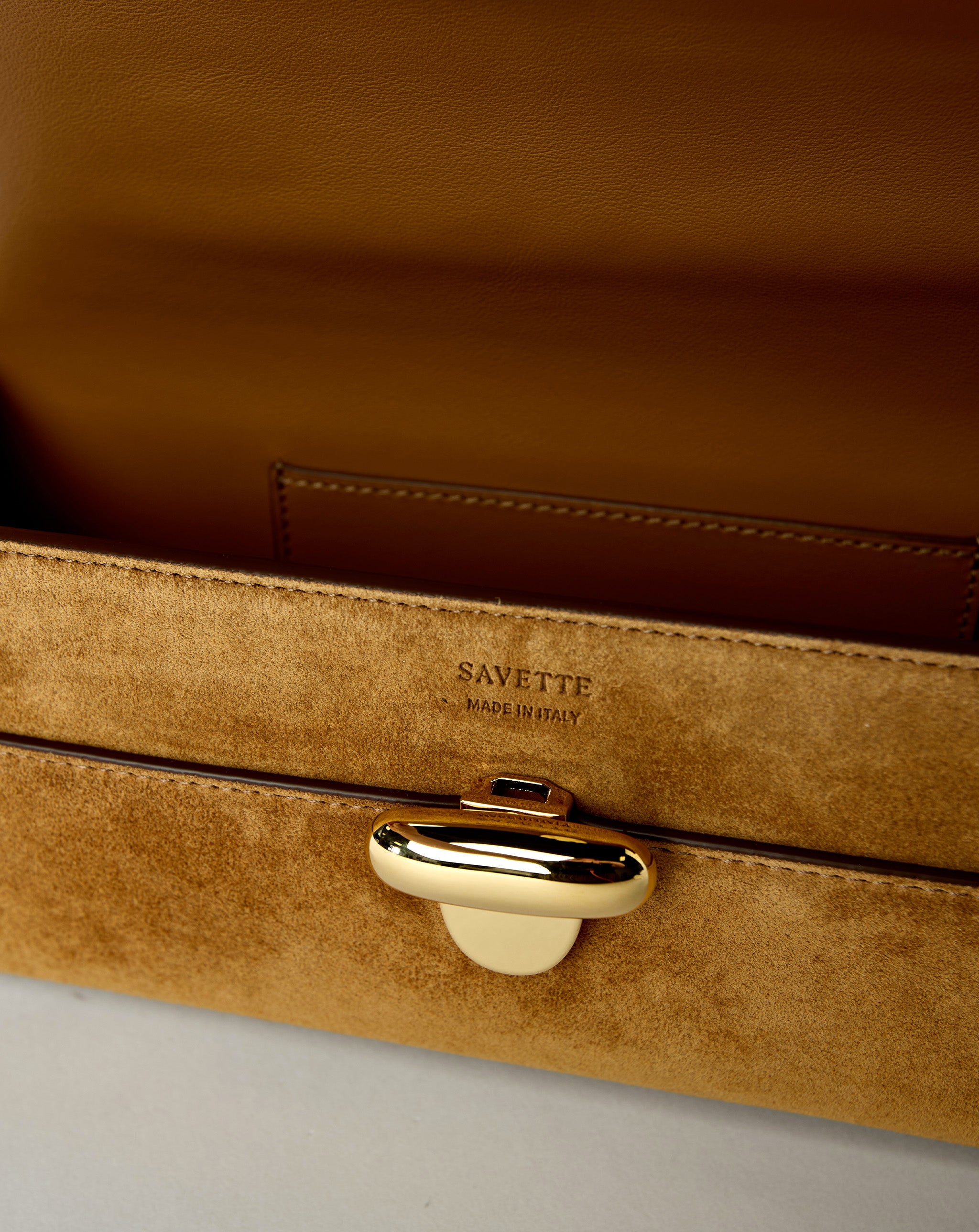 Slim Symmetry Pochette Suede