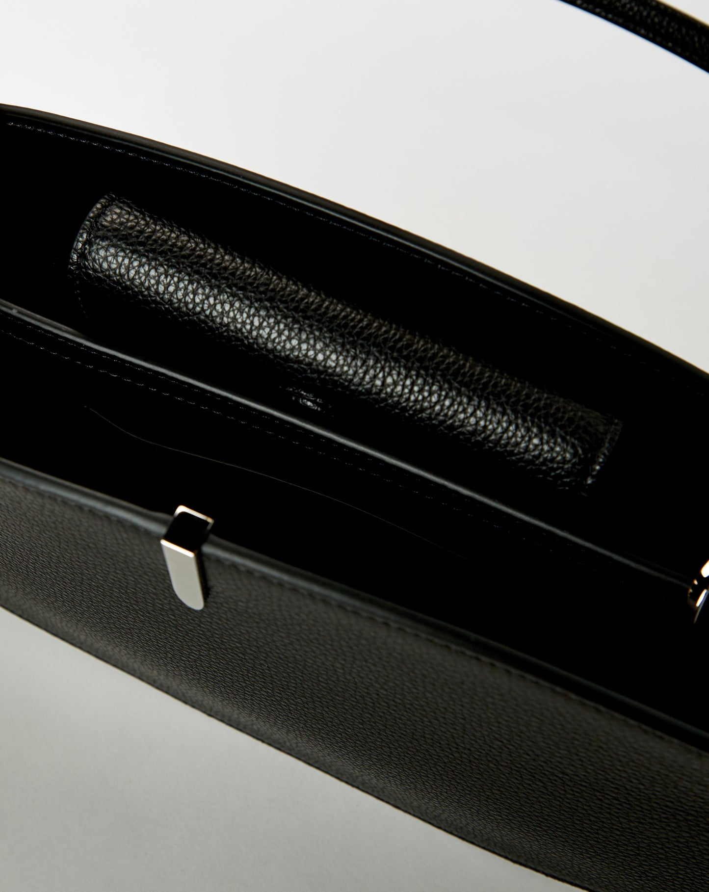 Florence Shoulder In Grained Calf