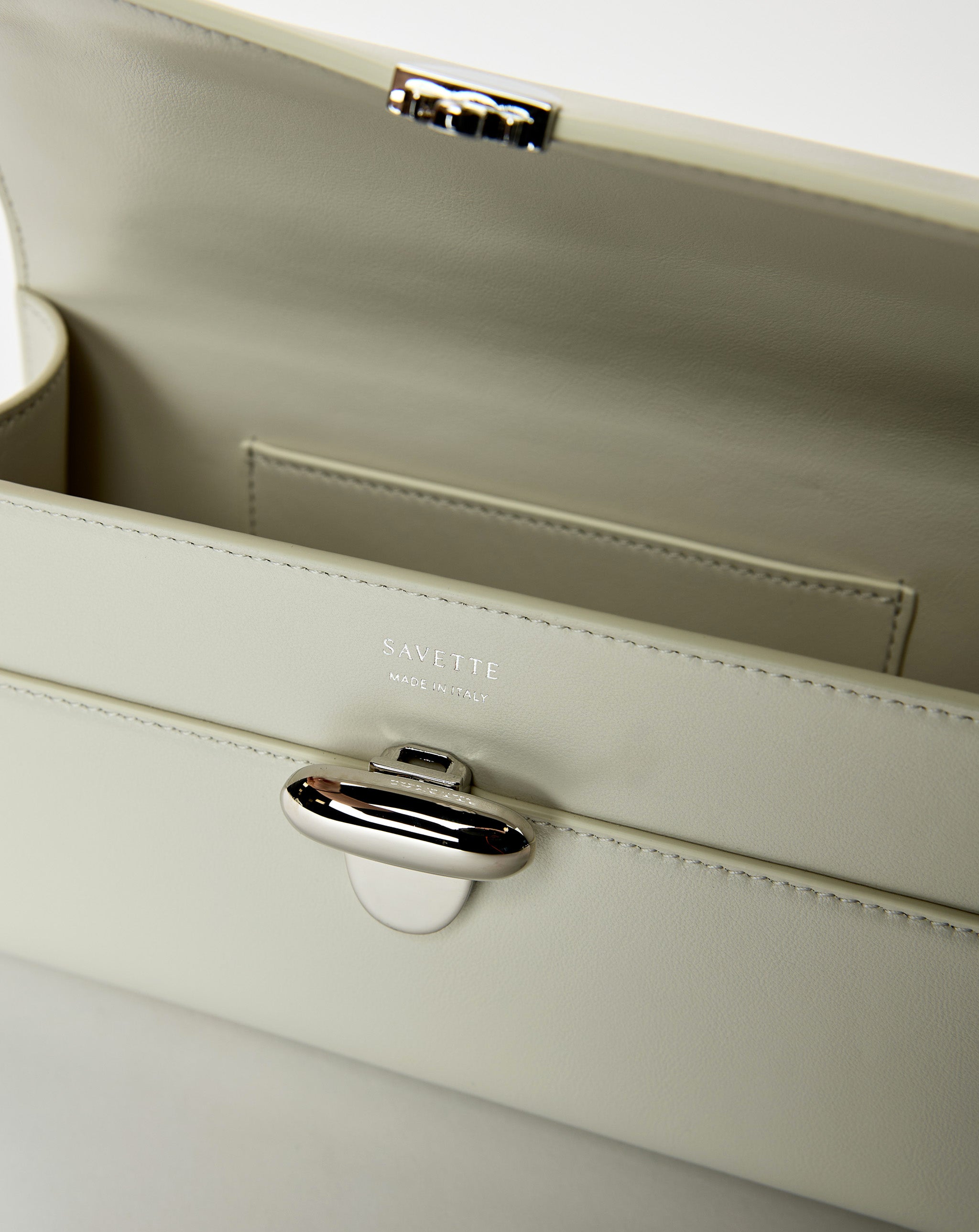 Chain Symmetry Pochette In Smooth Calf