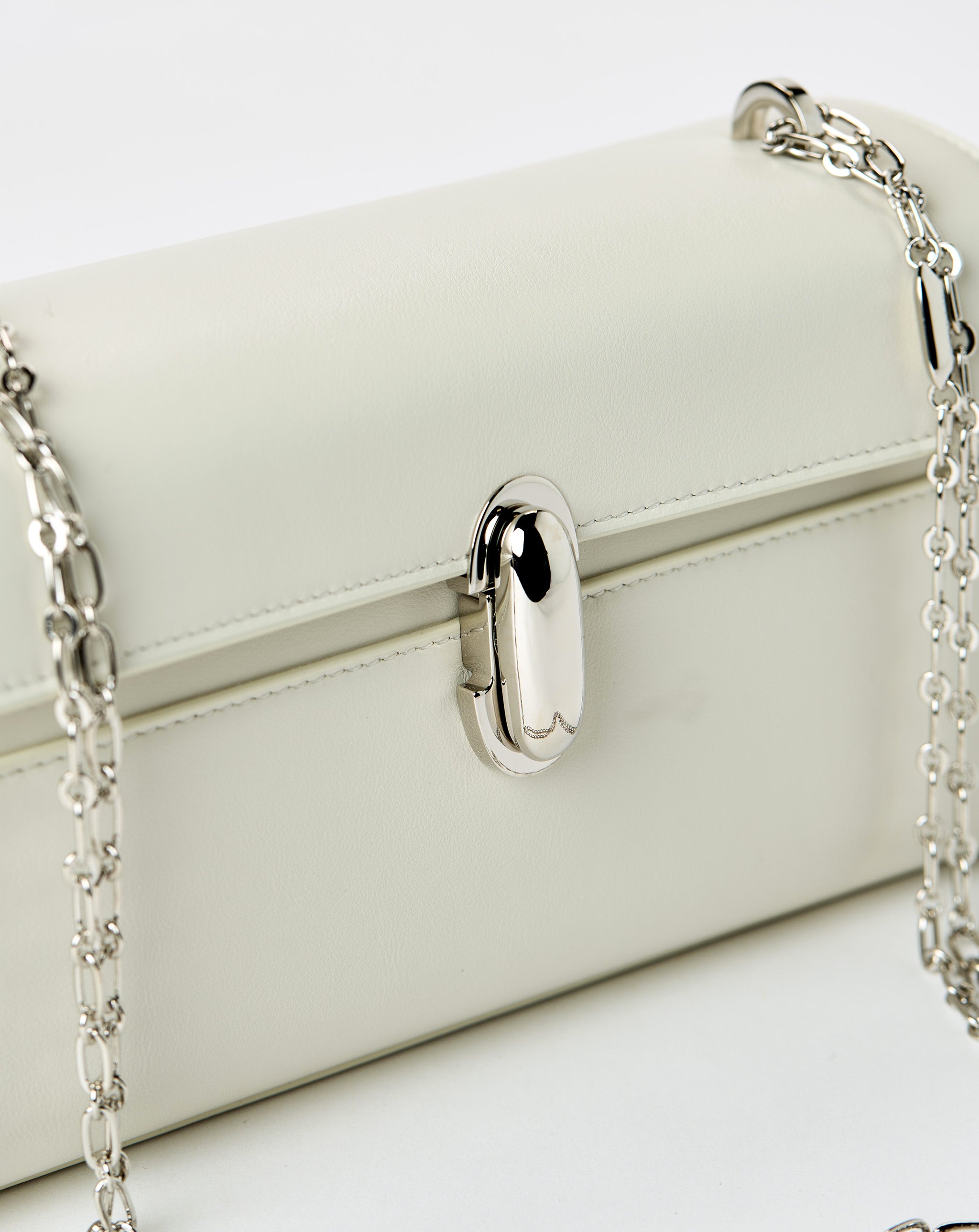 Chain Symmetry Pochette In Smooth Calf
