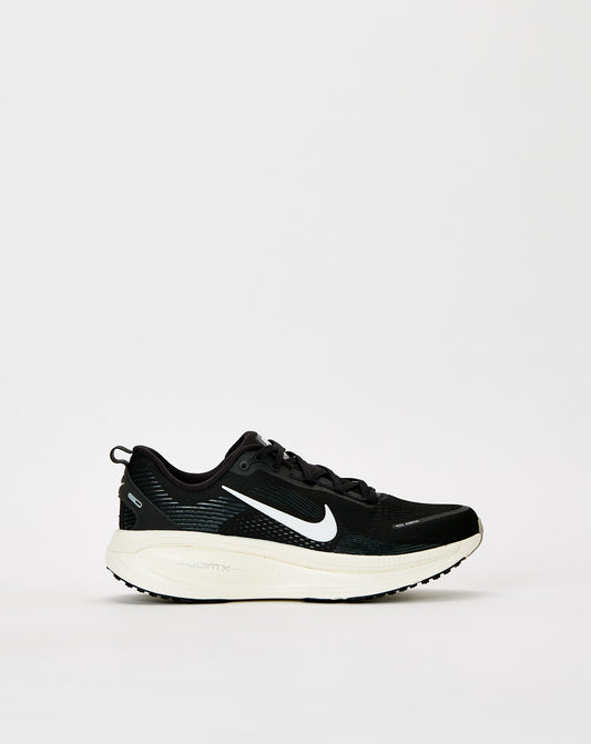 Vomero 18 "Black/Coconut Milk"
