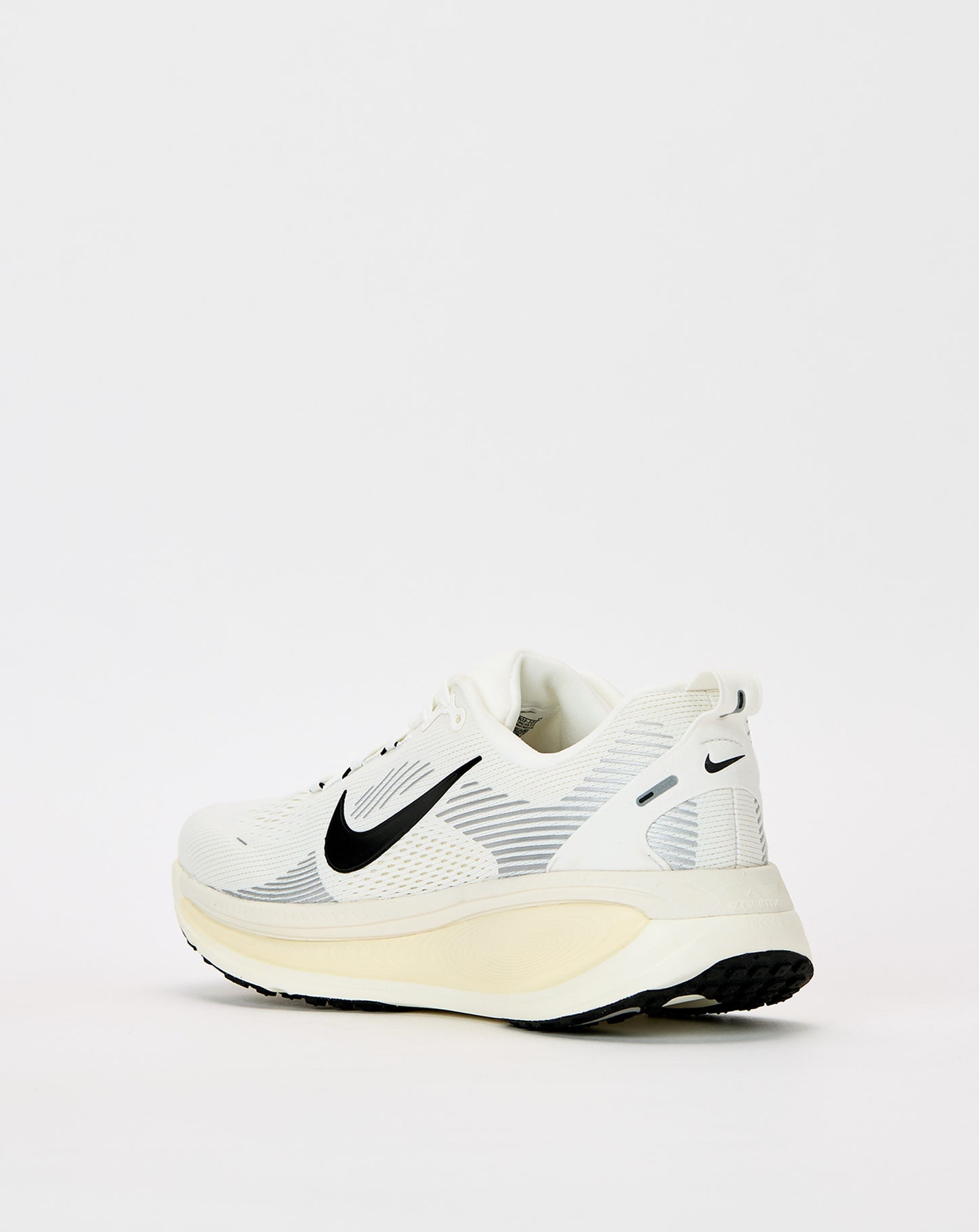 Vomero 18 "Summit White/Coconut Milk"