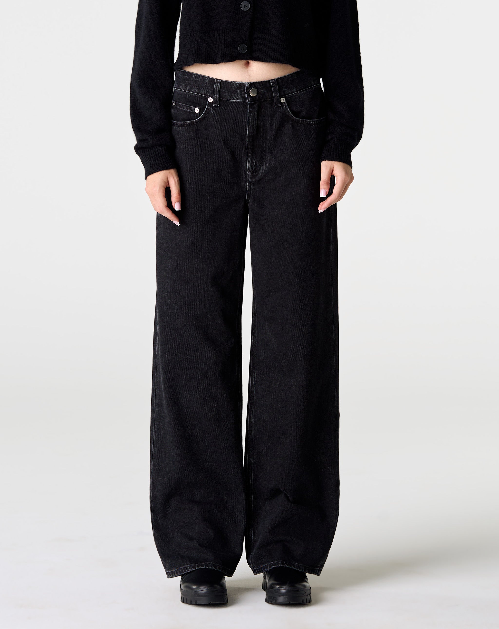 Mico Low Waisted Wide Jean