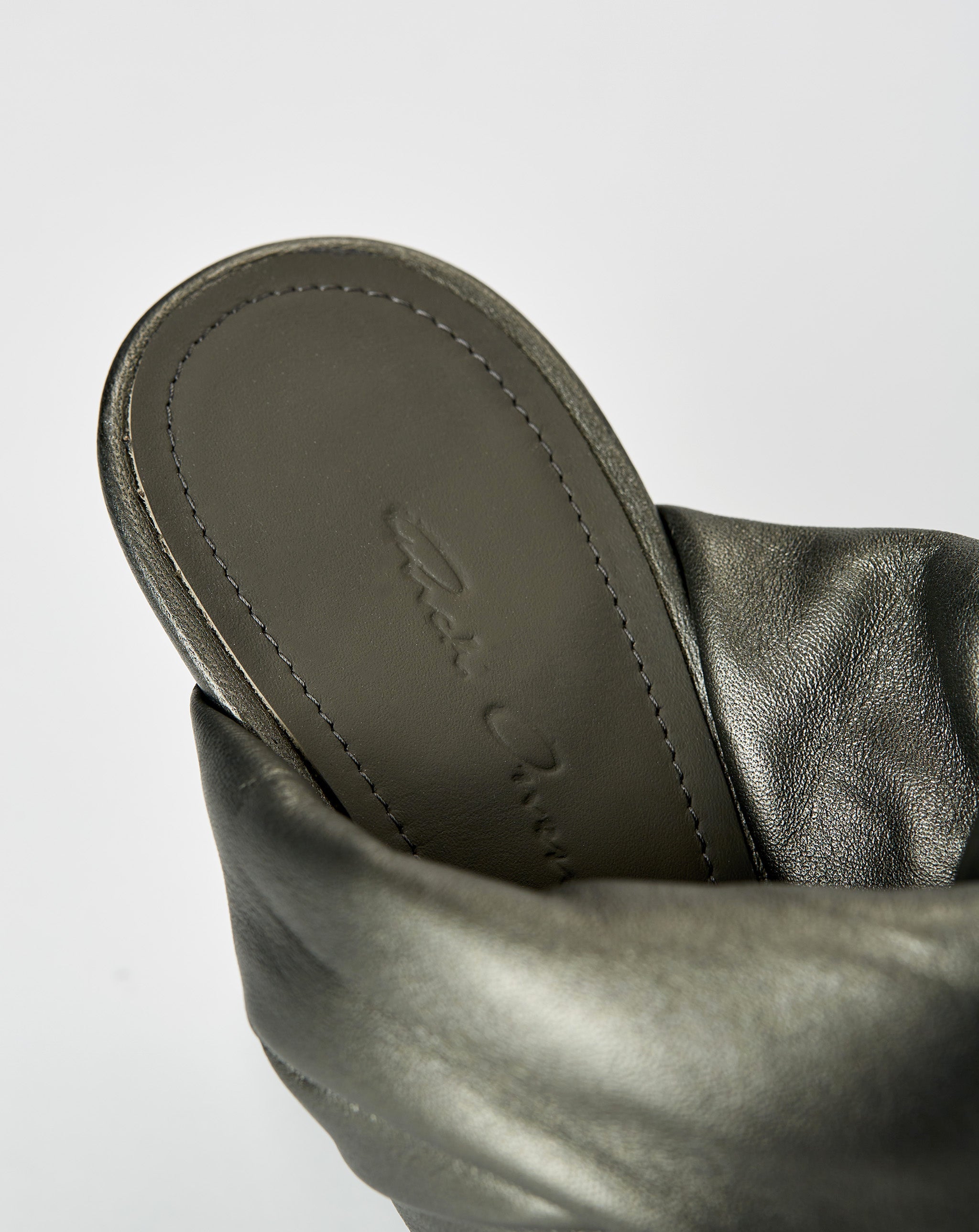 Cantilever 8 Twisted Sandal