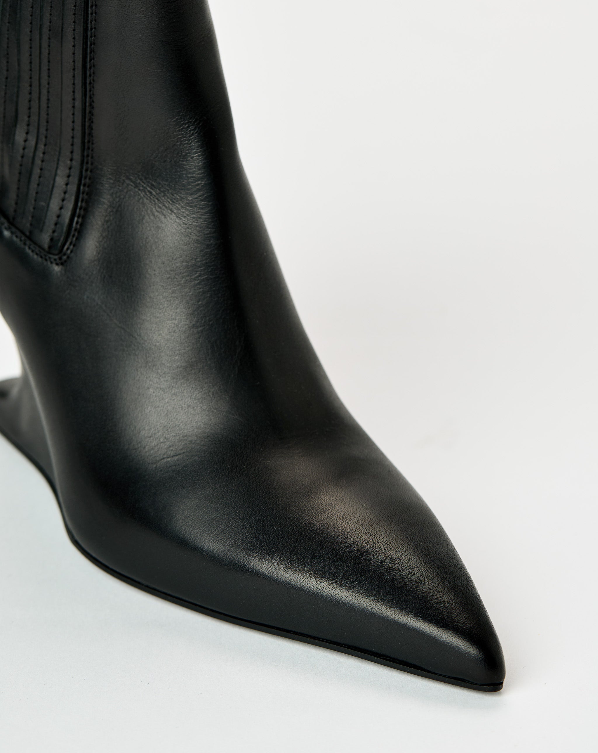 Cantilever 8 Ankle Boot