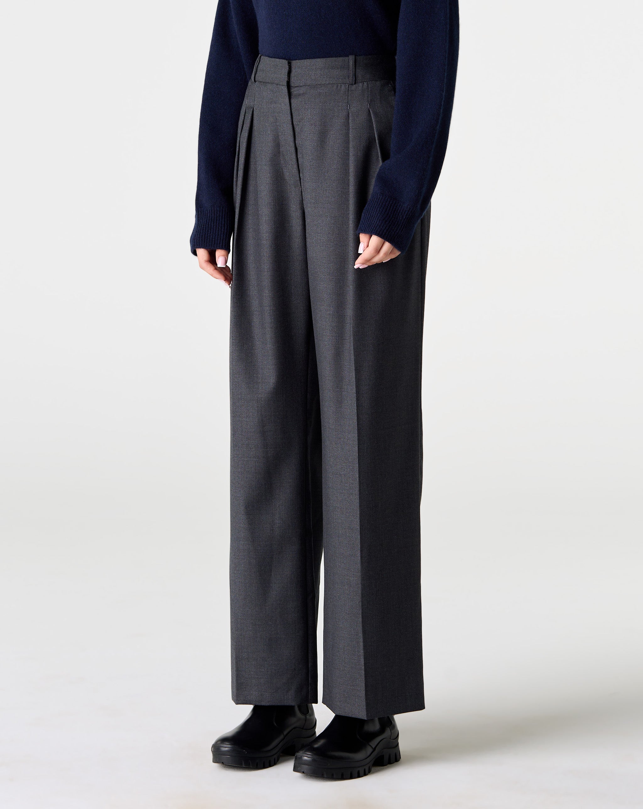 Sbiru Straight Leg Pant