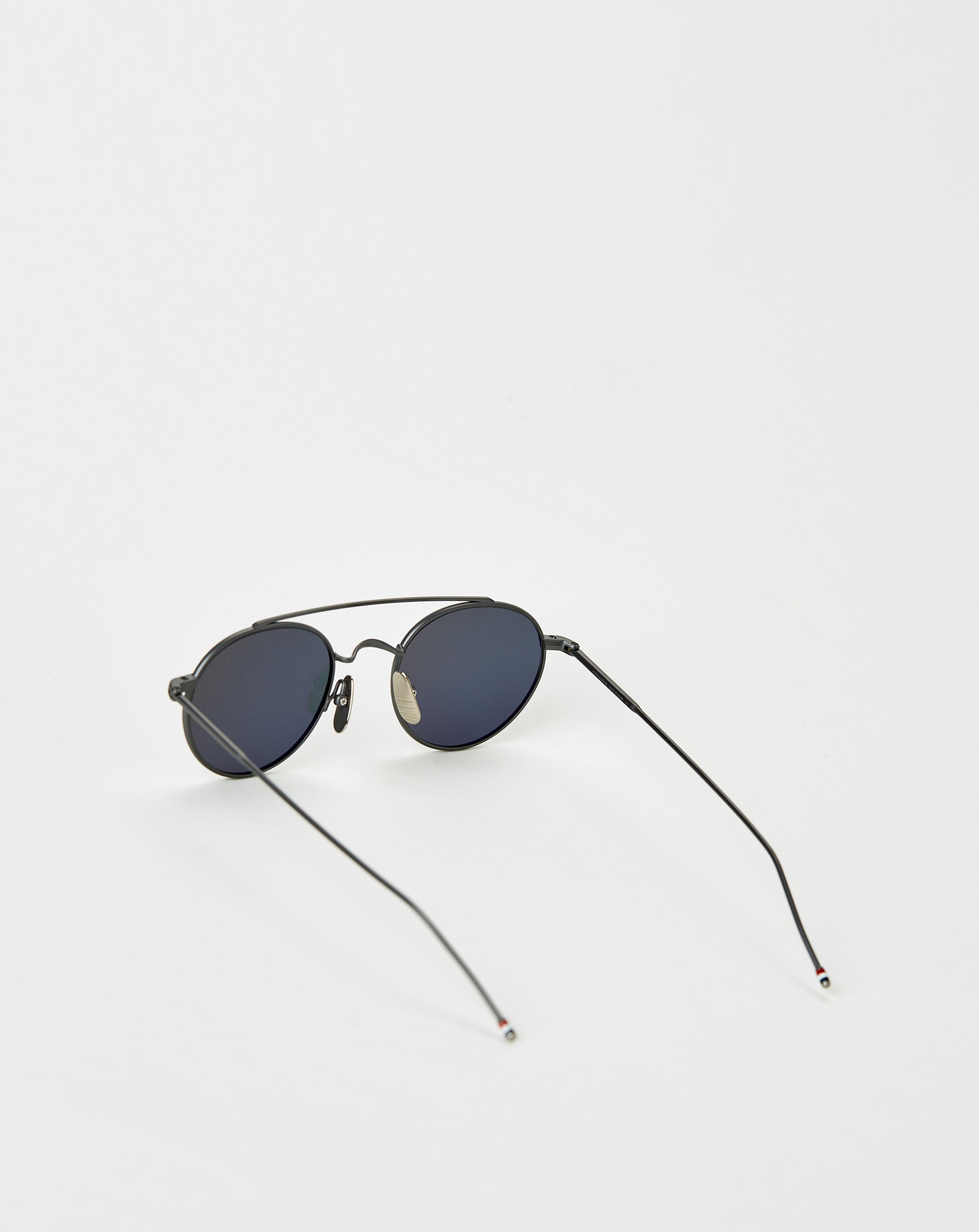 Oval Sunglasses In Titanium
