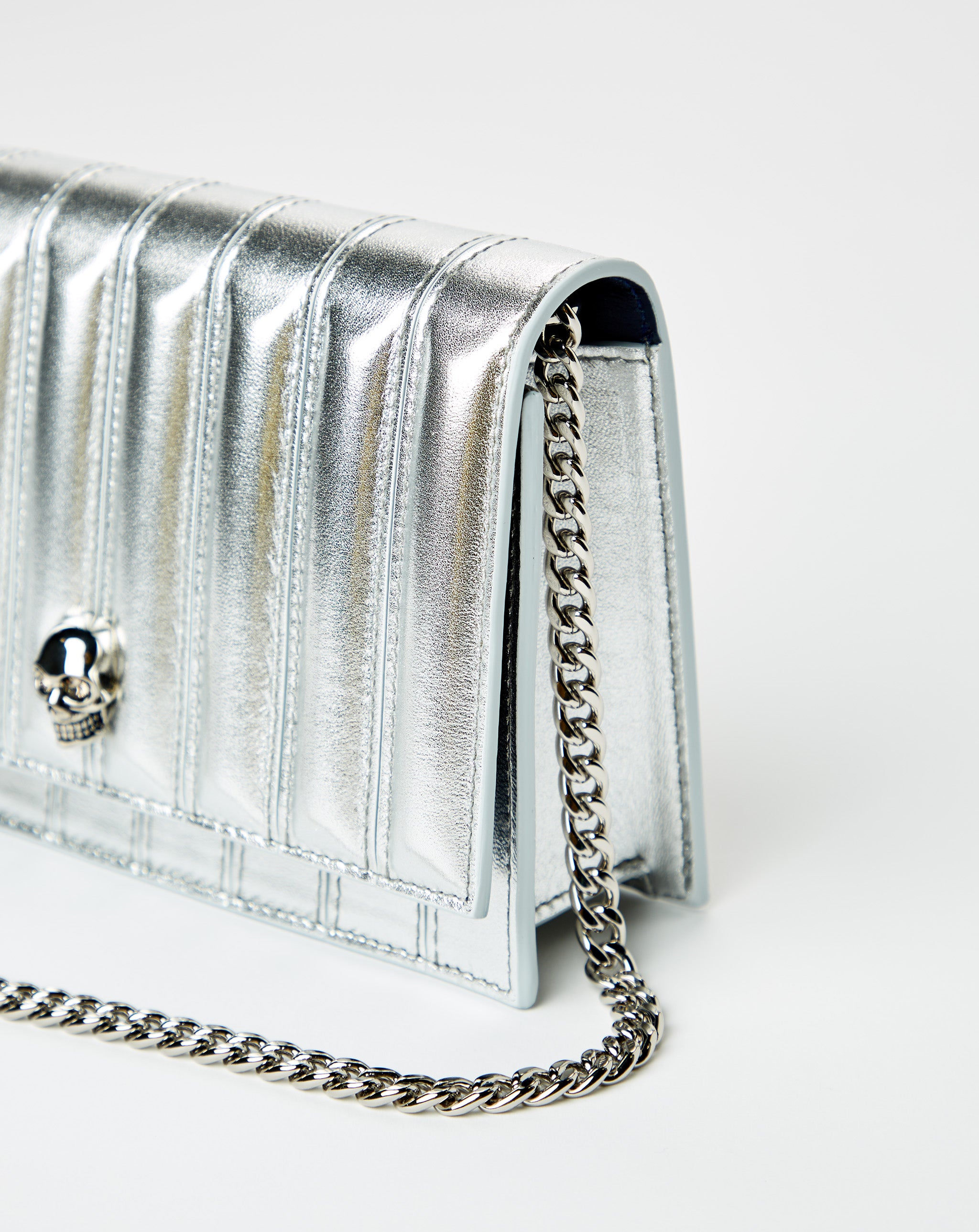 Skull Clutch