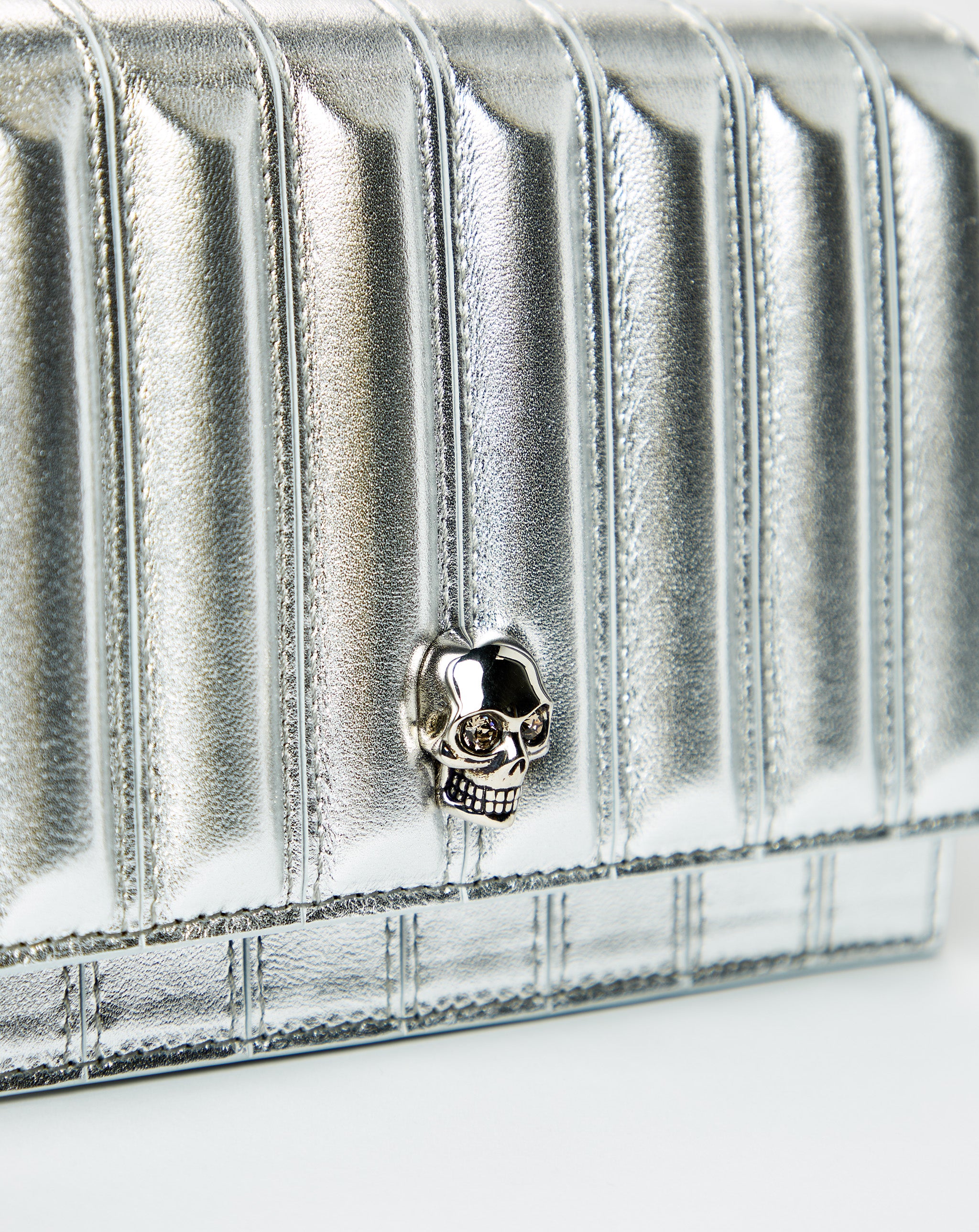 Skull Clutch