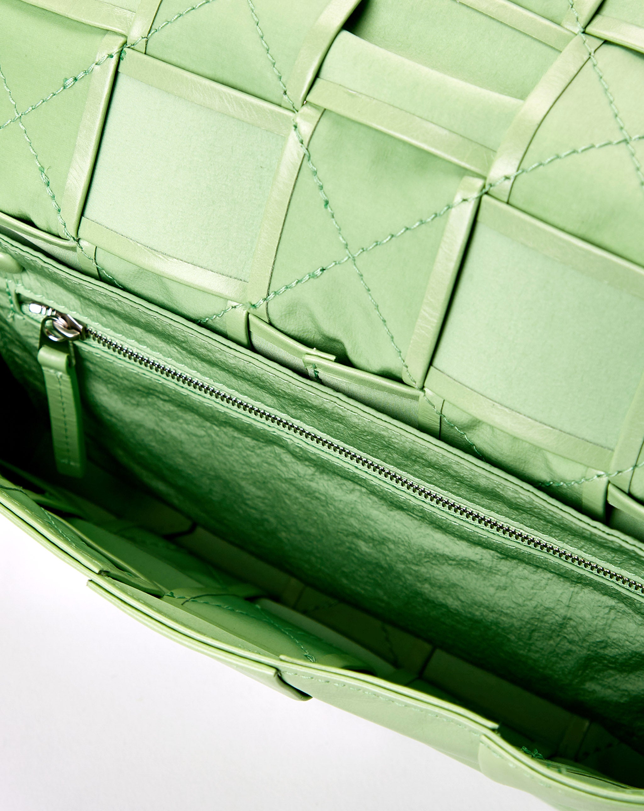 Medium Cassette Messenger Paper Calf Bag