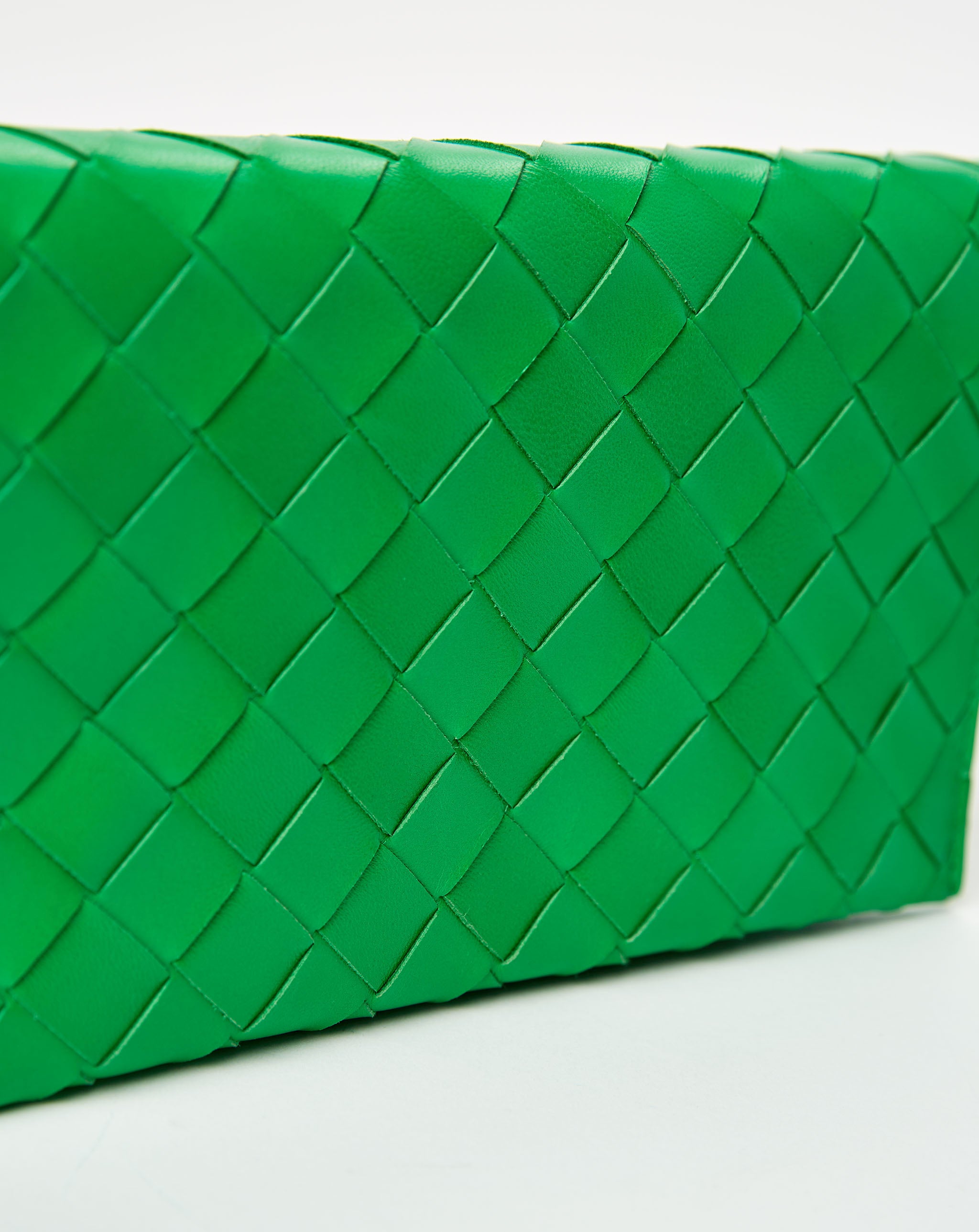 Wallet on Strap Intrecciato 15 Nappa 19
