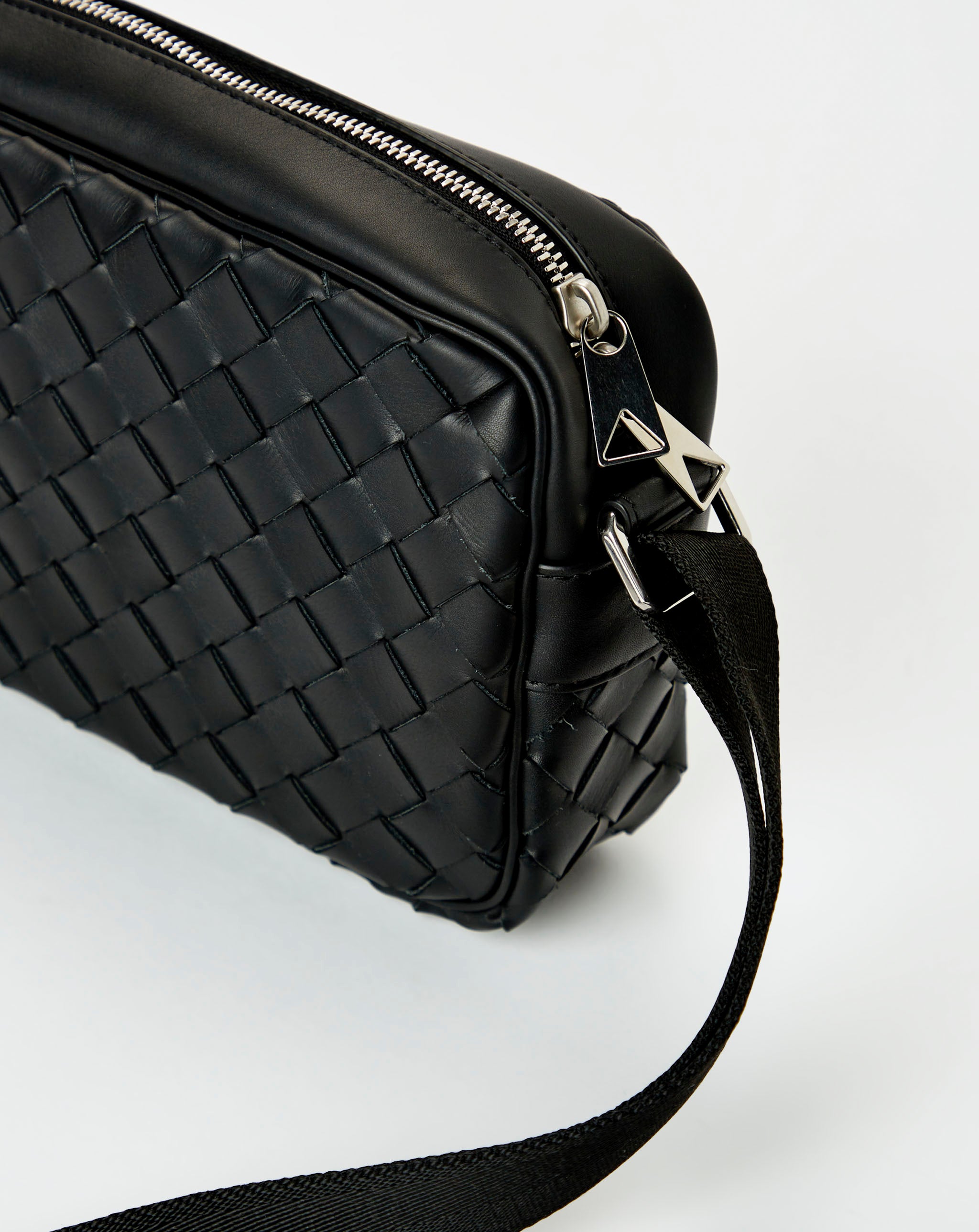 Classic Intrecciato Camera Bag