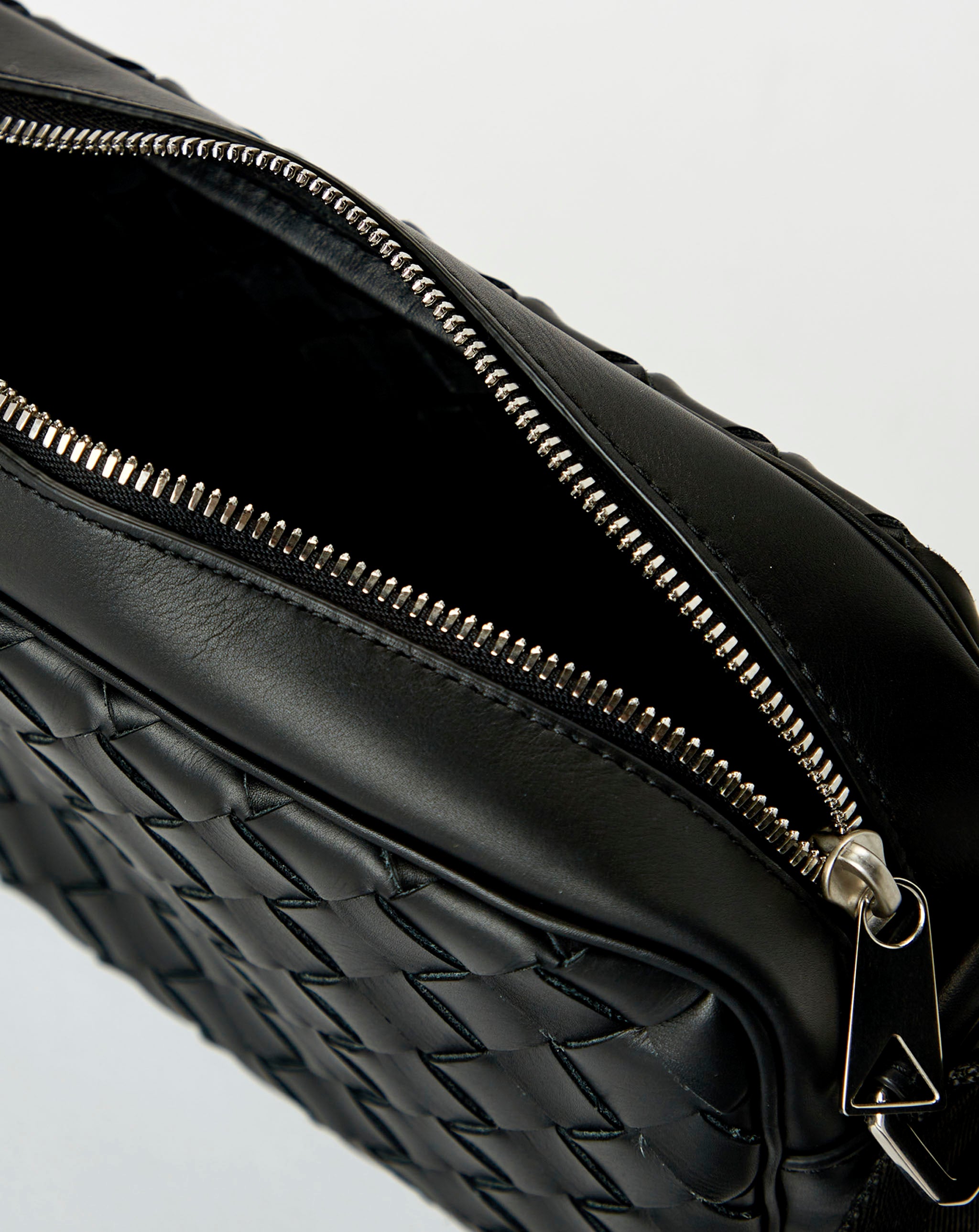 Classic Intrecciato Camera Bag