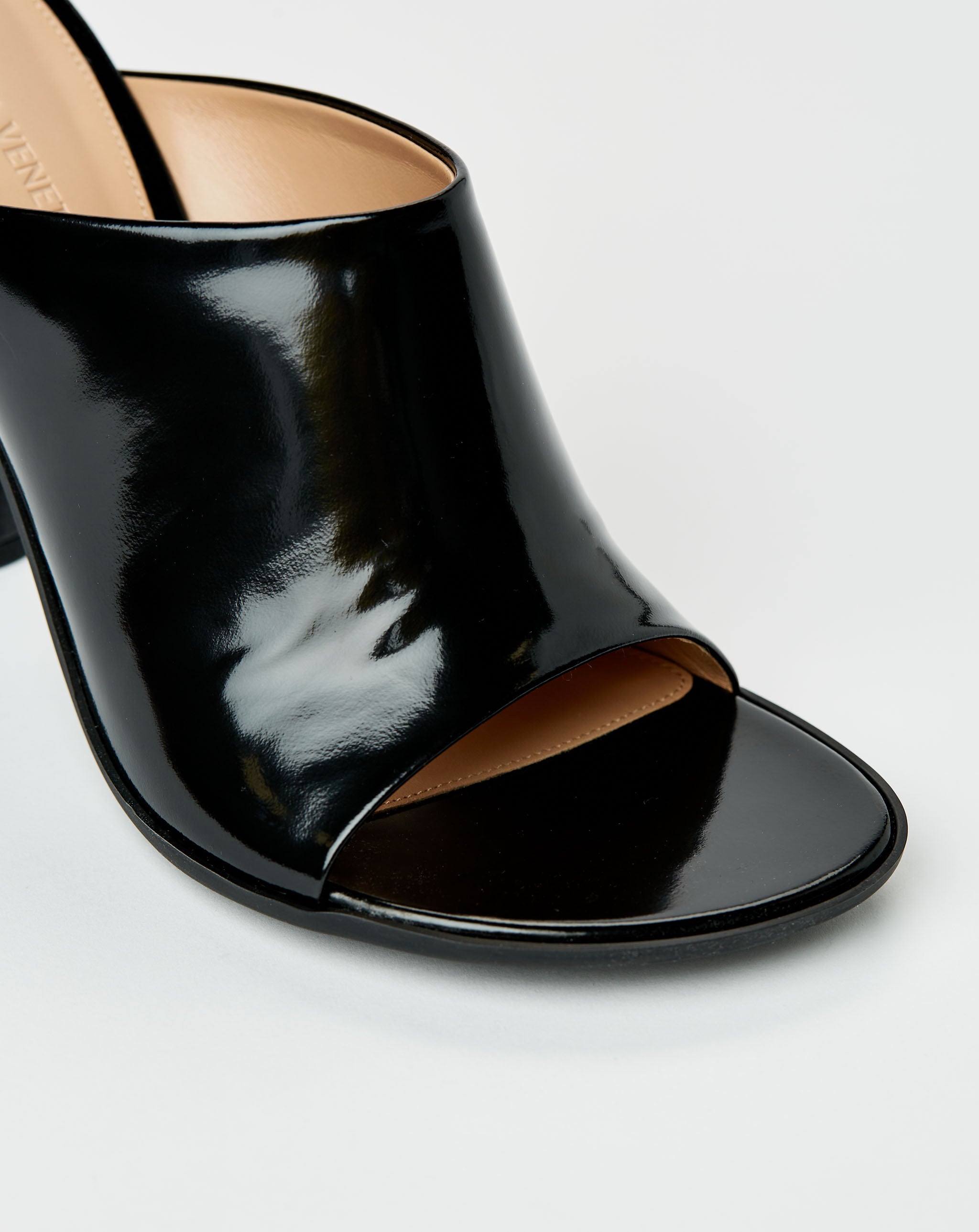 Sandal