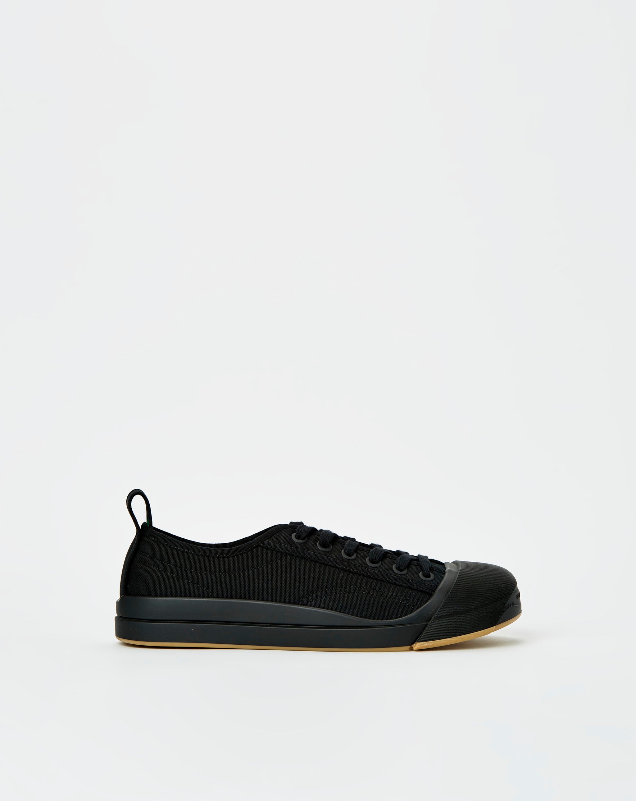 CANVAS SNEAKER