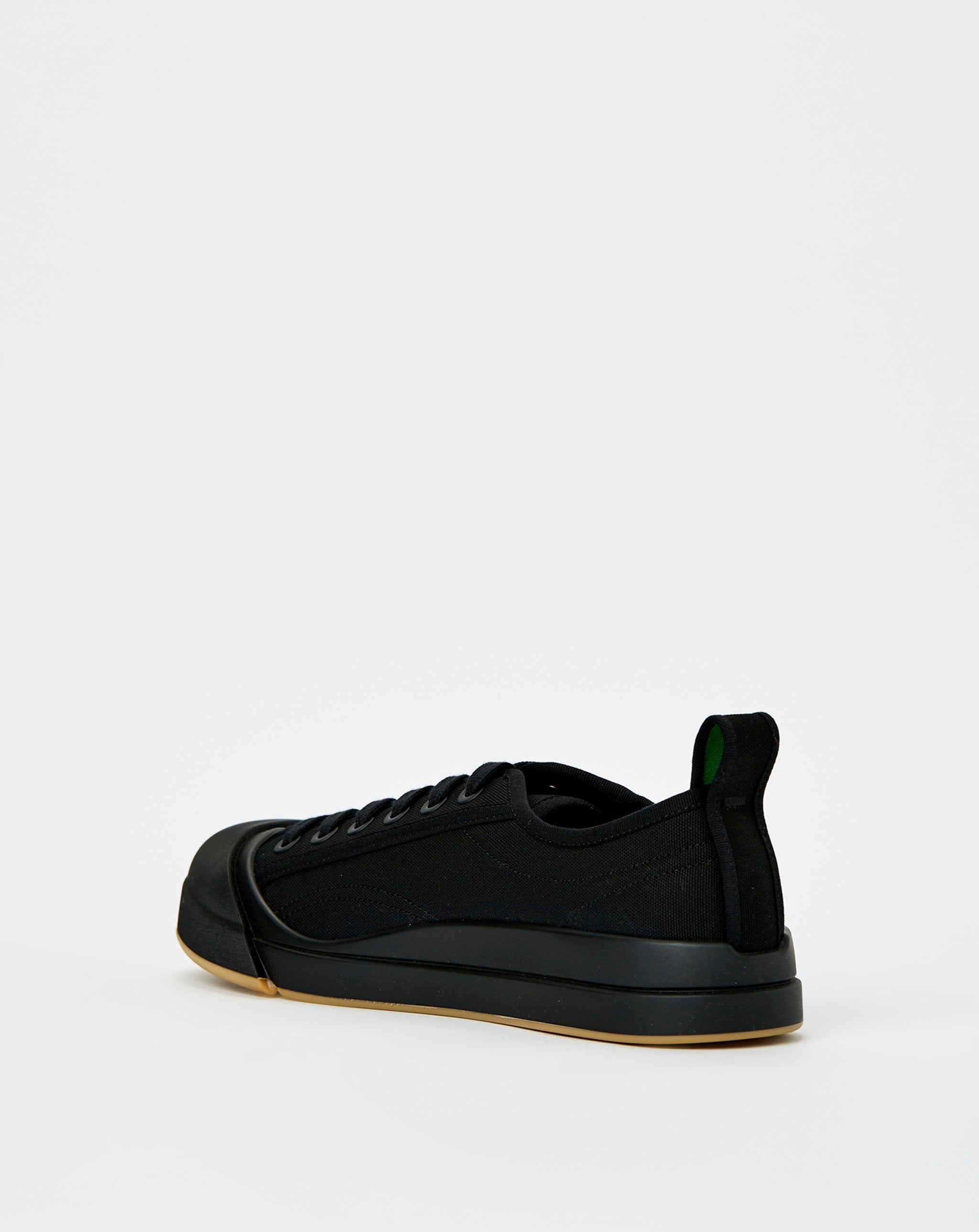 CANVAS SNEAKER