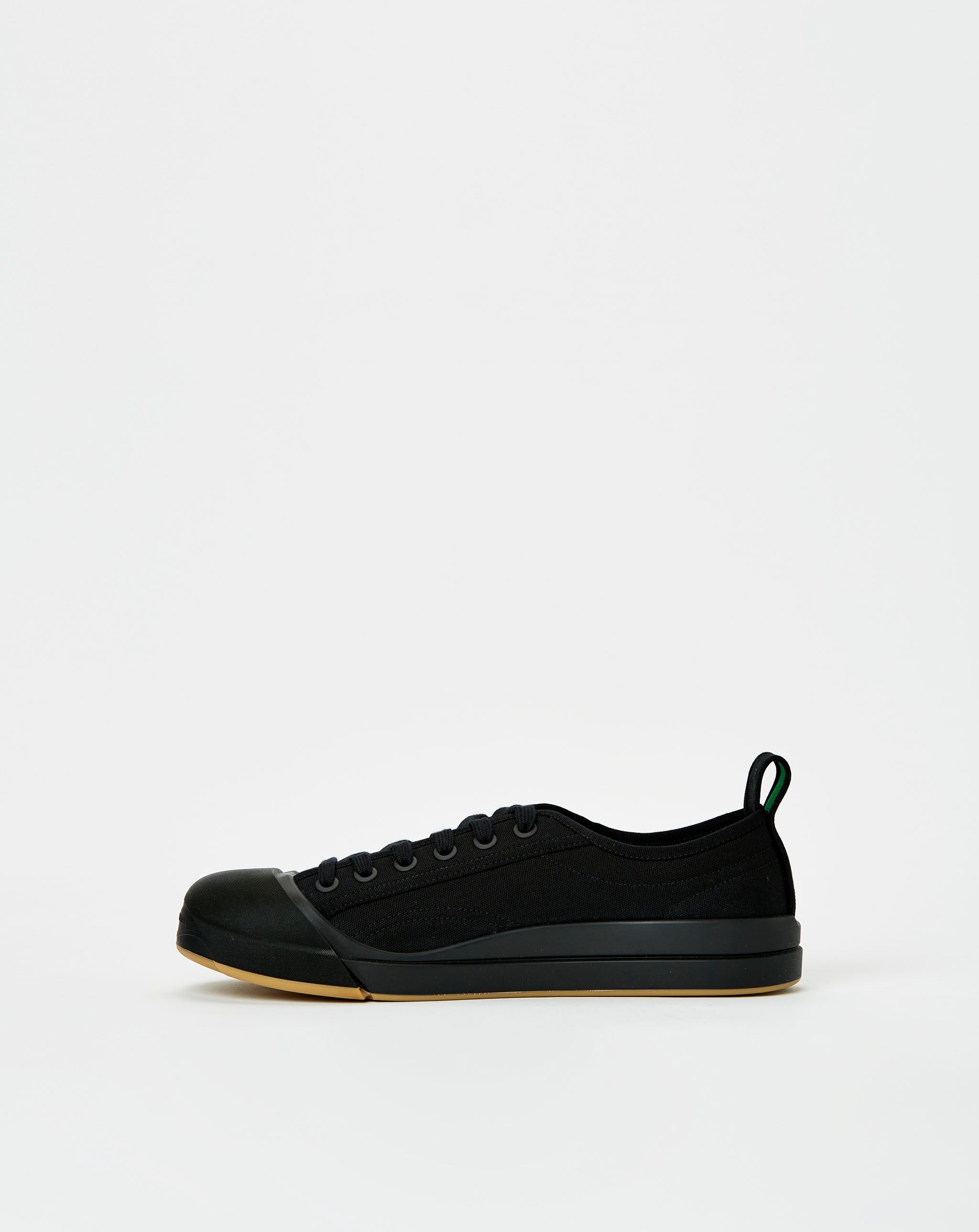 CANVAS SNEAKER