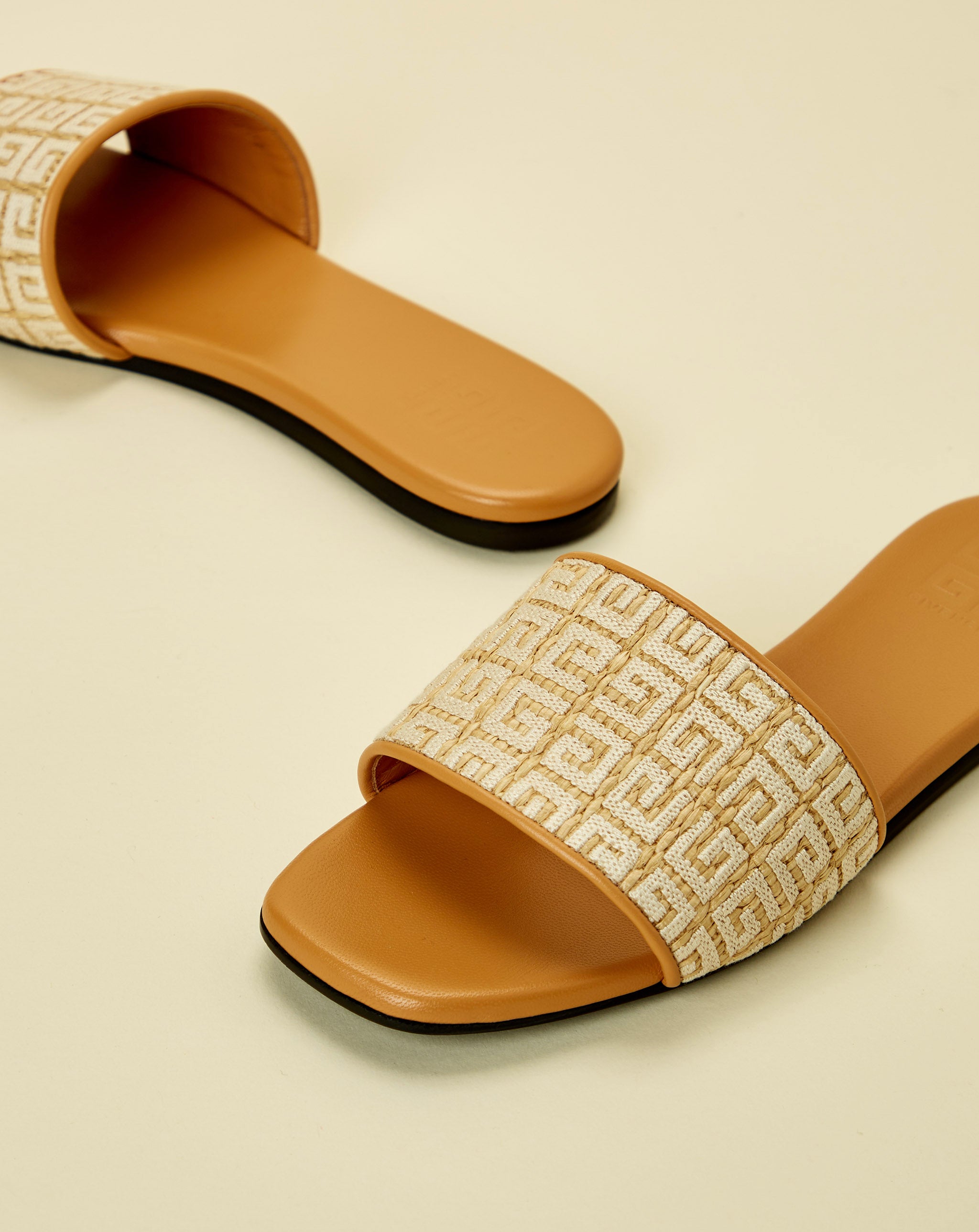 4G Flat Raffia Sandal