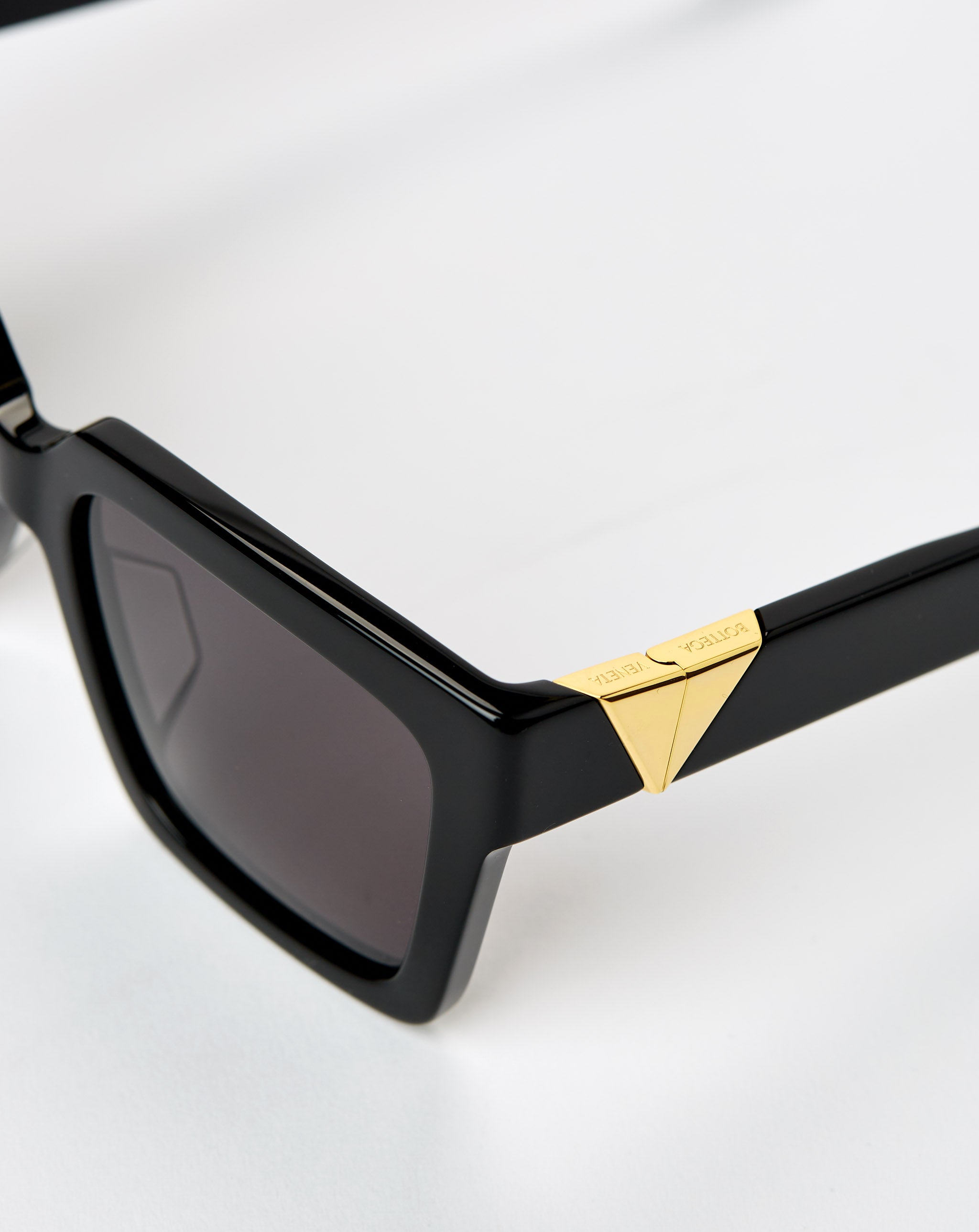 Thick Rim Square Frame Sunglasses