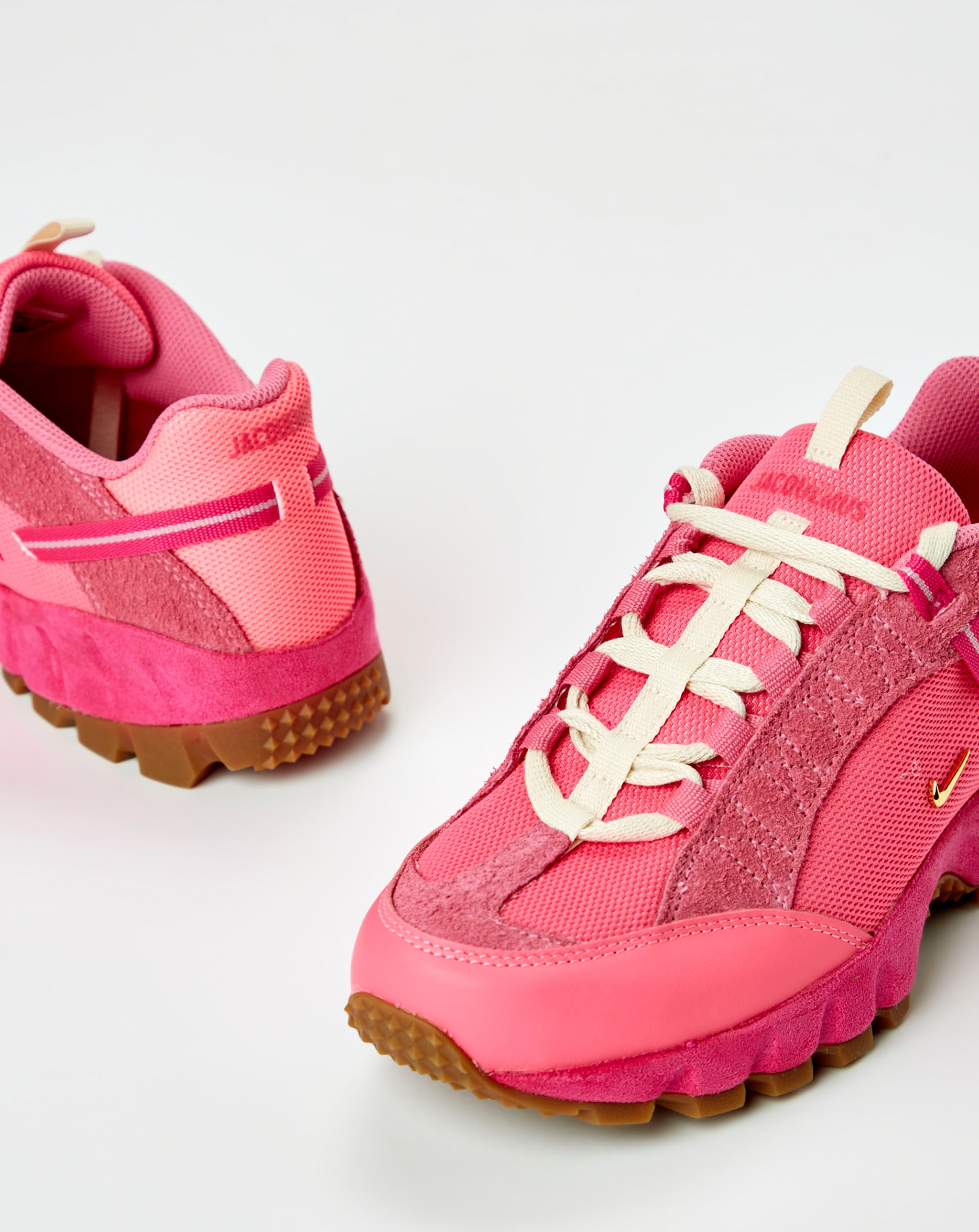 Nike Air Humara LX