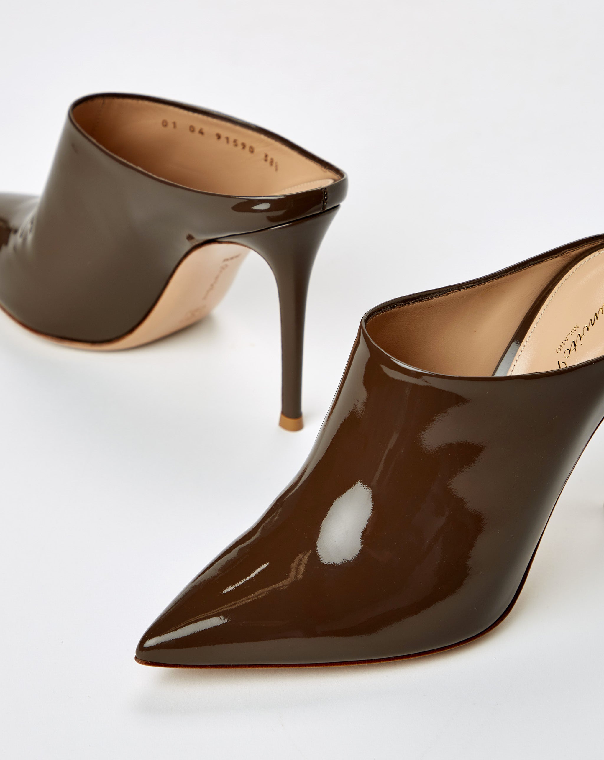 Nova Vernice Mule