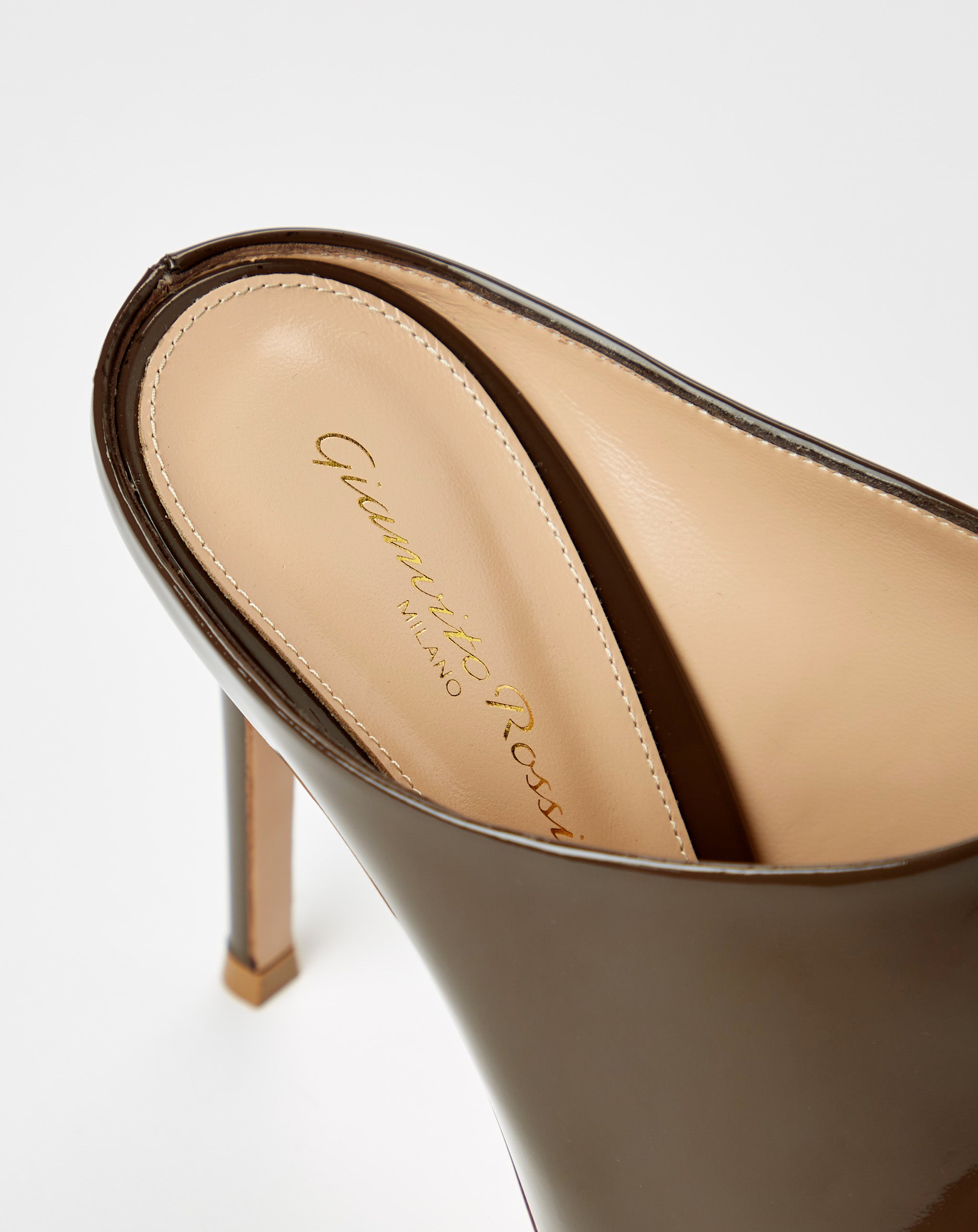 Nova Vernice Mule