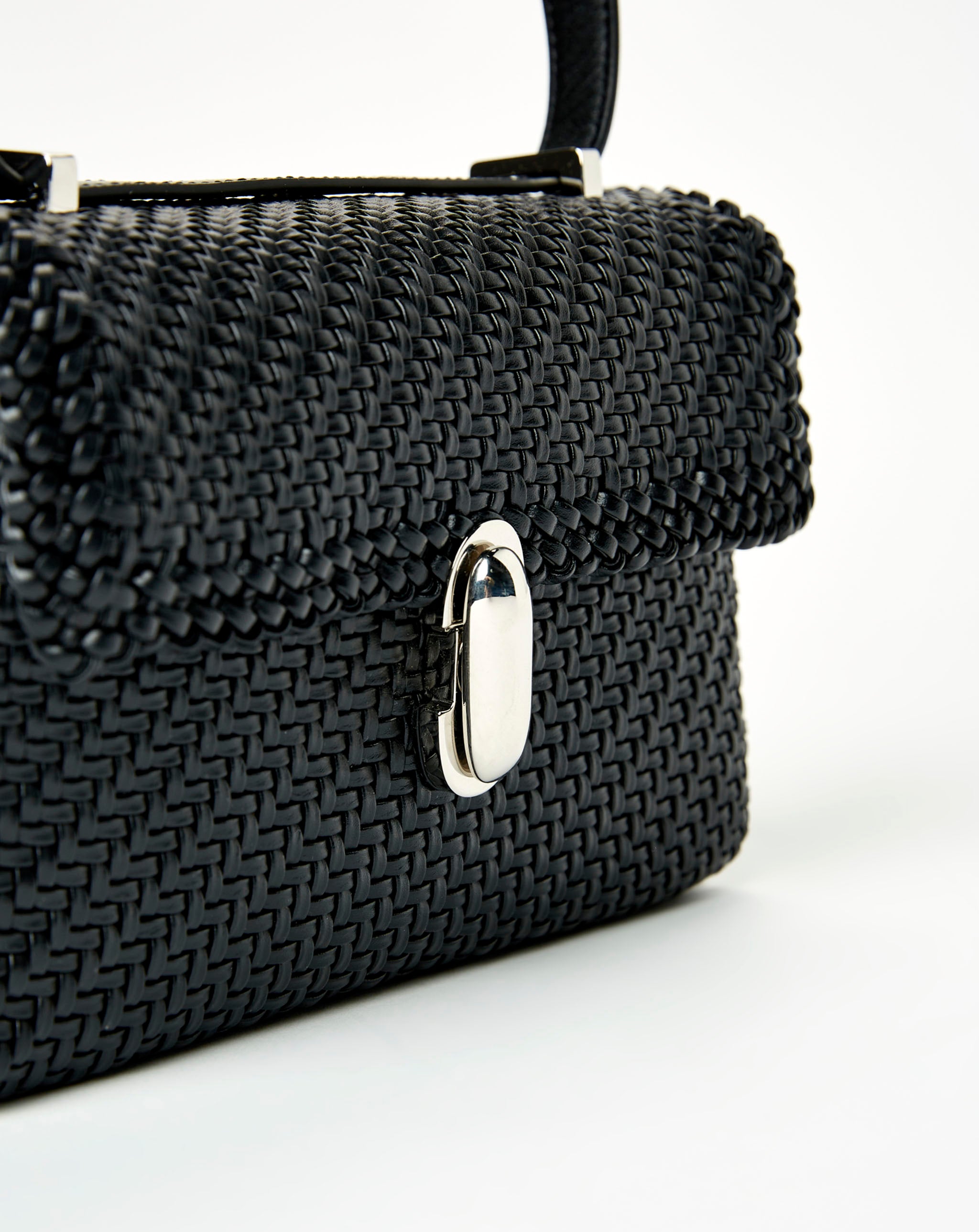 Symmetry 19 In Woven Leather