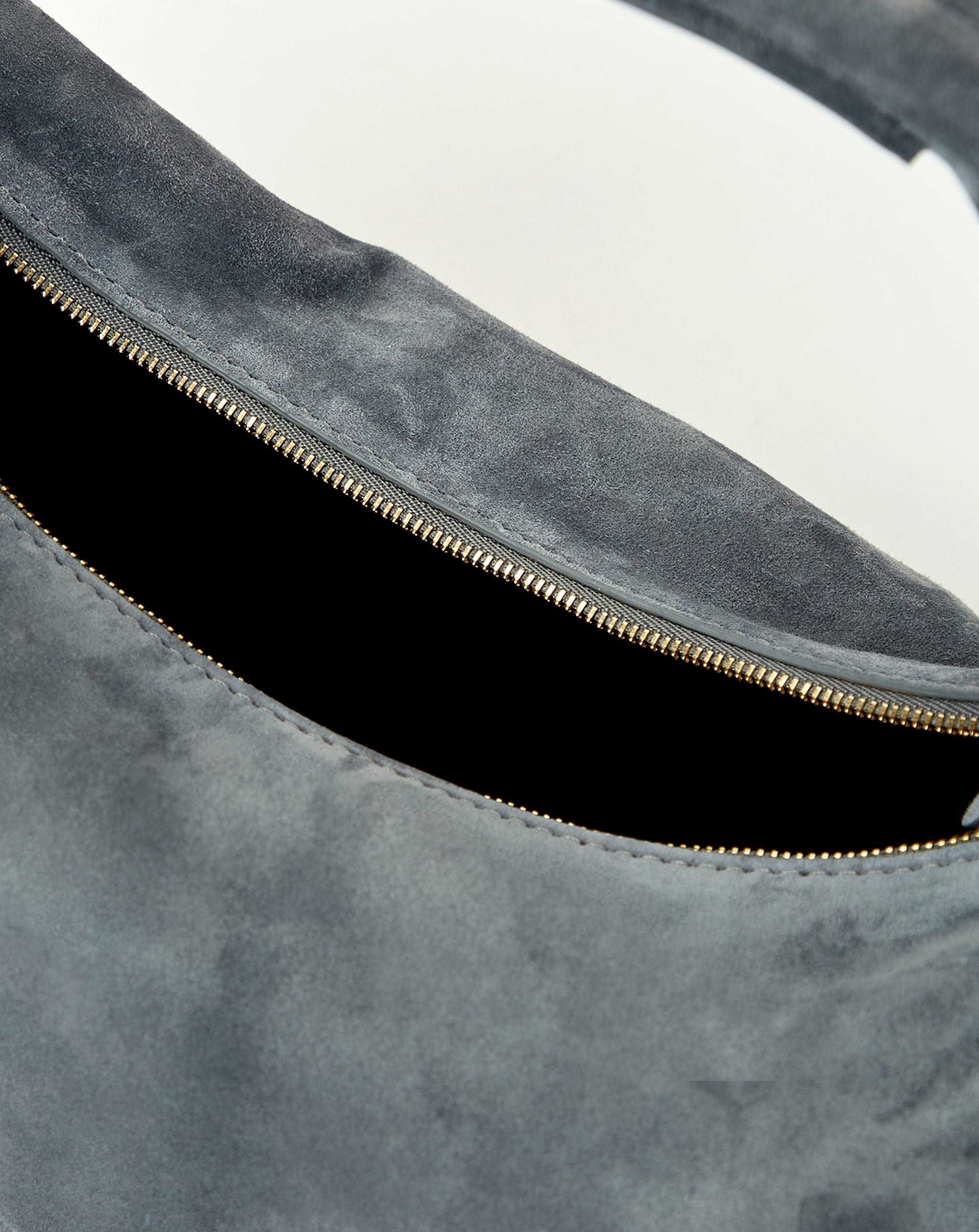 Olivia Hobo Medium